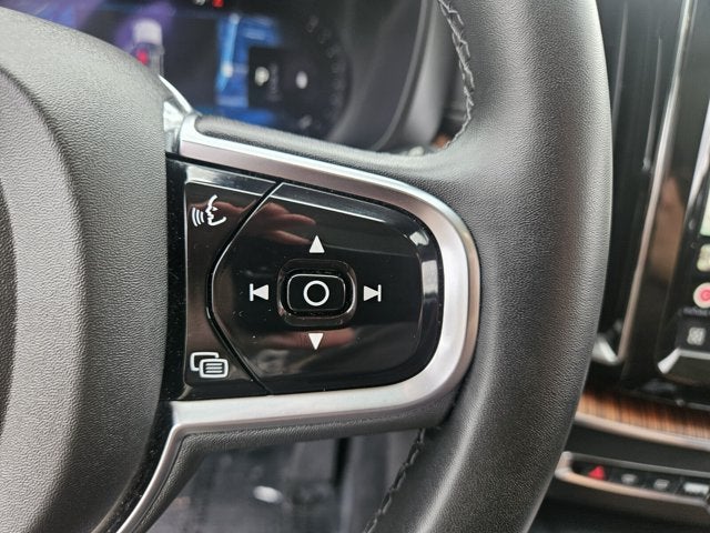 2024 Volvo XC60 Ultimate Dark Theme