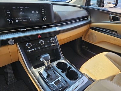 2024 Kia Carnival LX