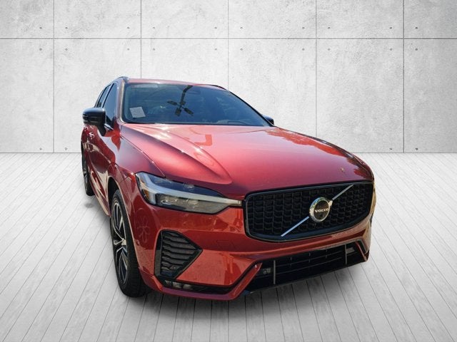 2023 Volvo XC60 Plus Dark Theme