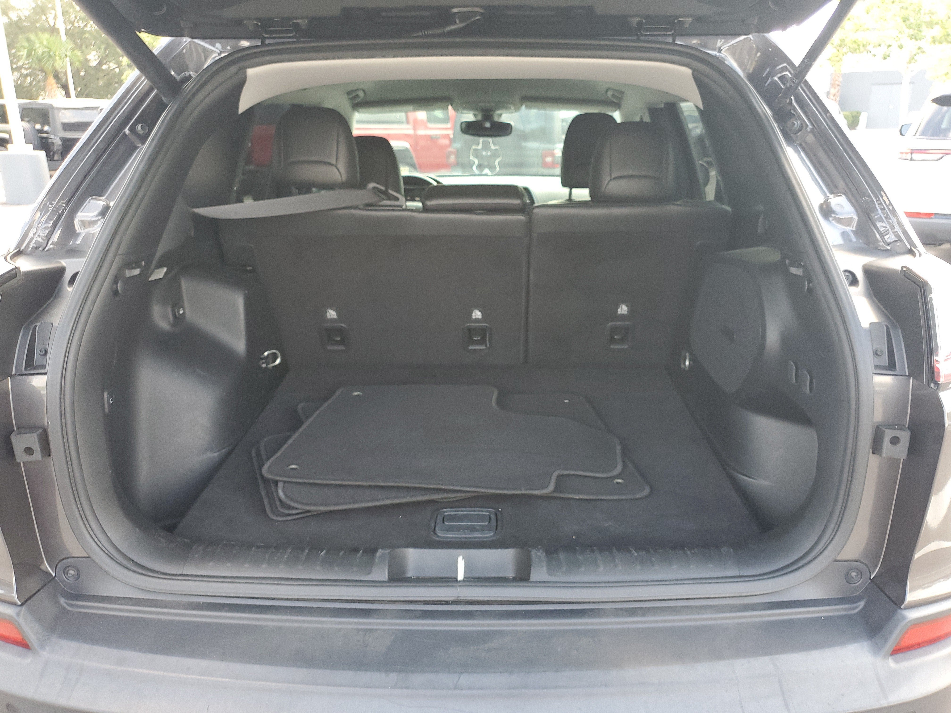2019 Jeep Cherokee Base