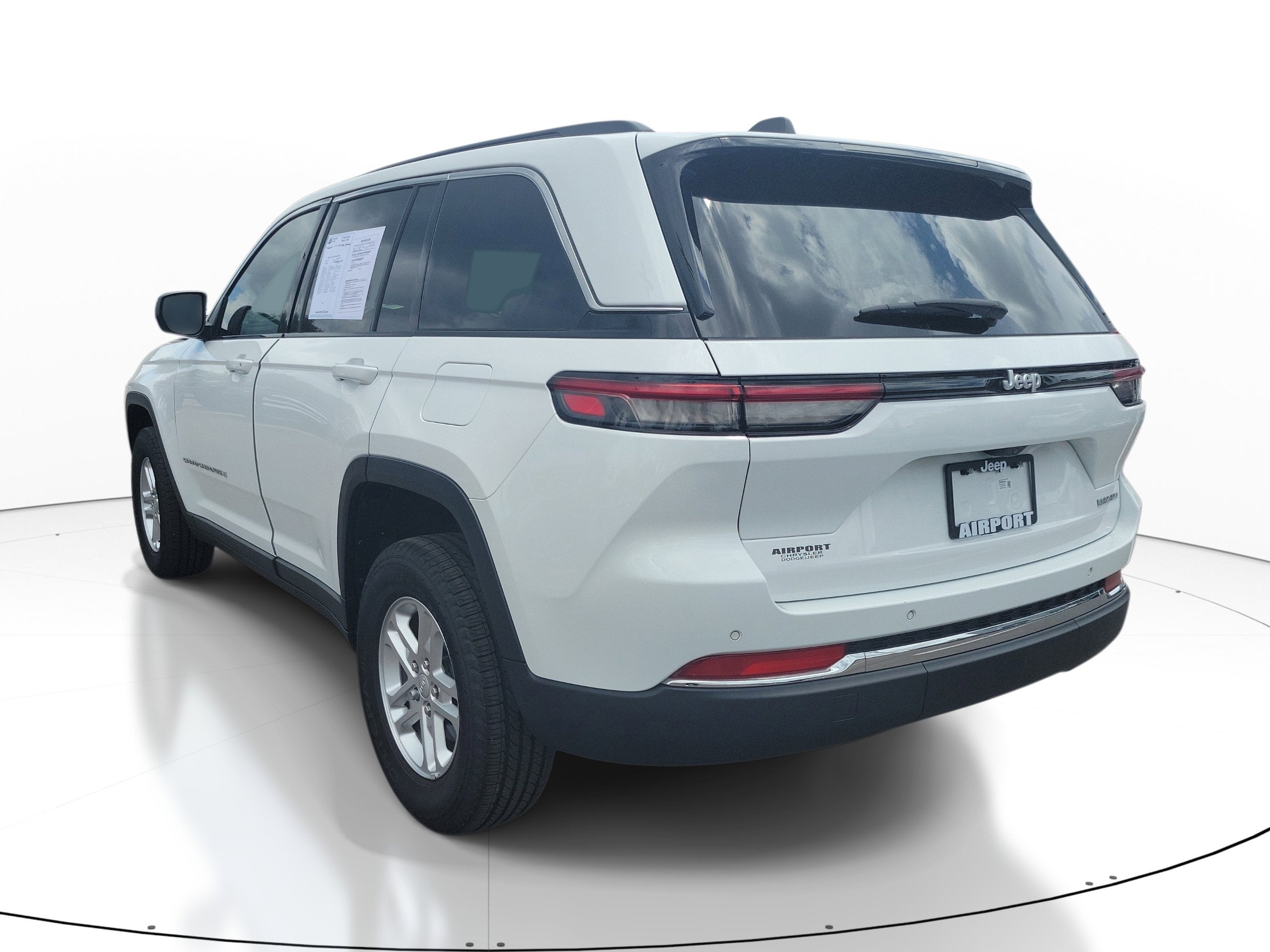 2025 Jeep Grand Cherokee Laredo
