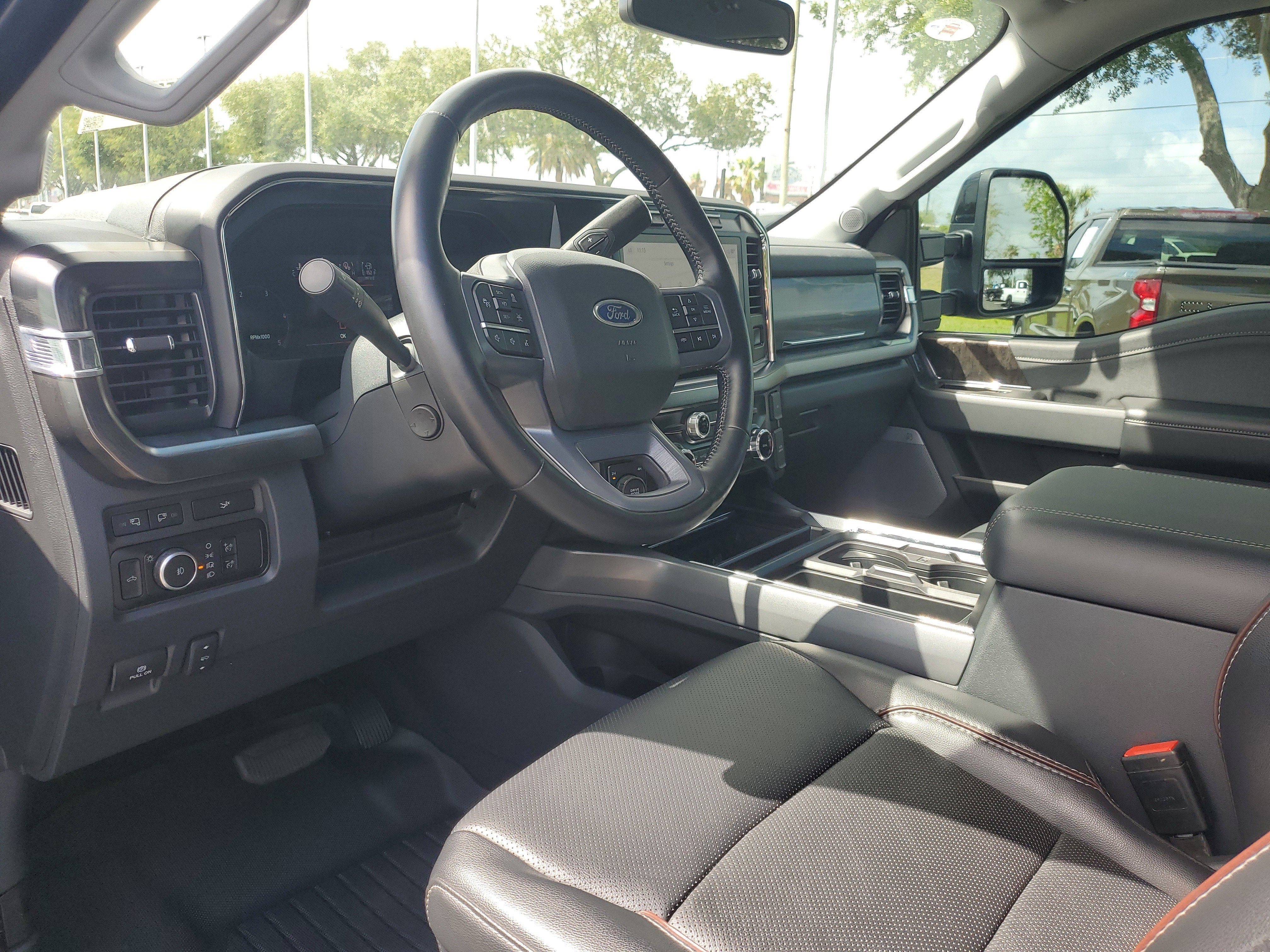 2024 Ford Super Duty F-350 SRW LARIAT