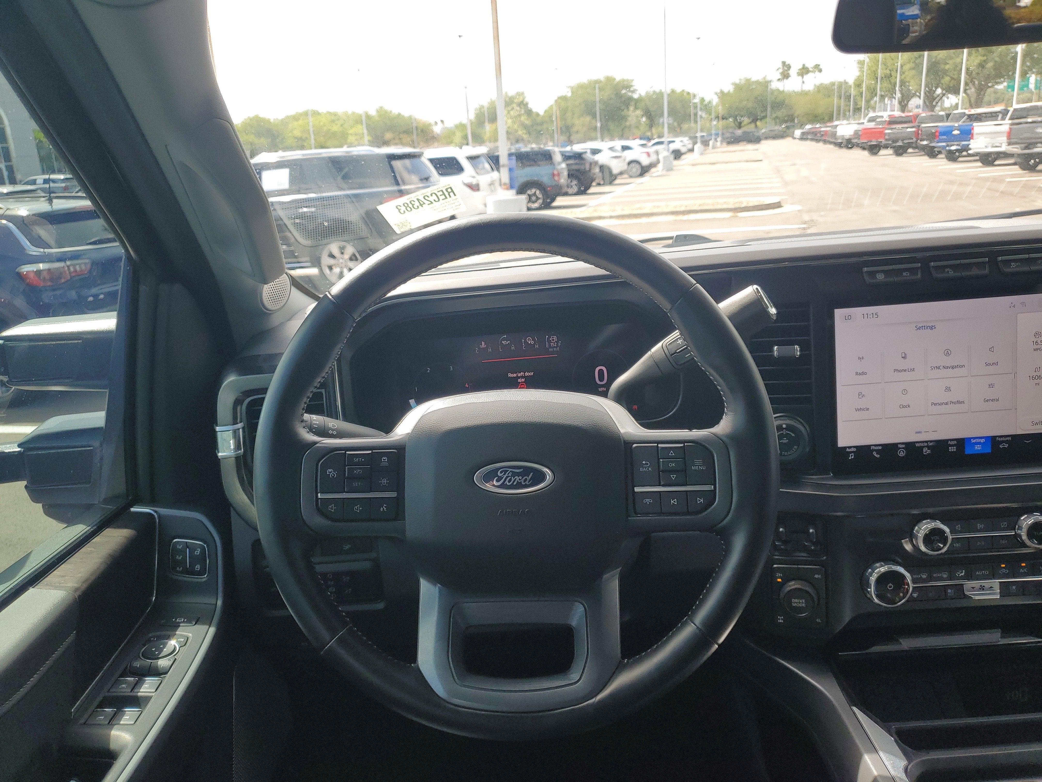 2024 Ford Super Duty F-350 SRW LARIAT