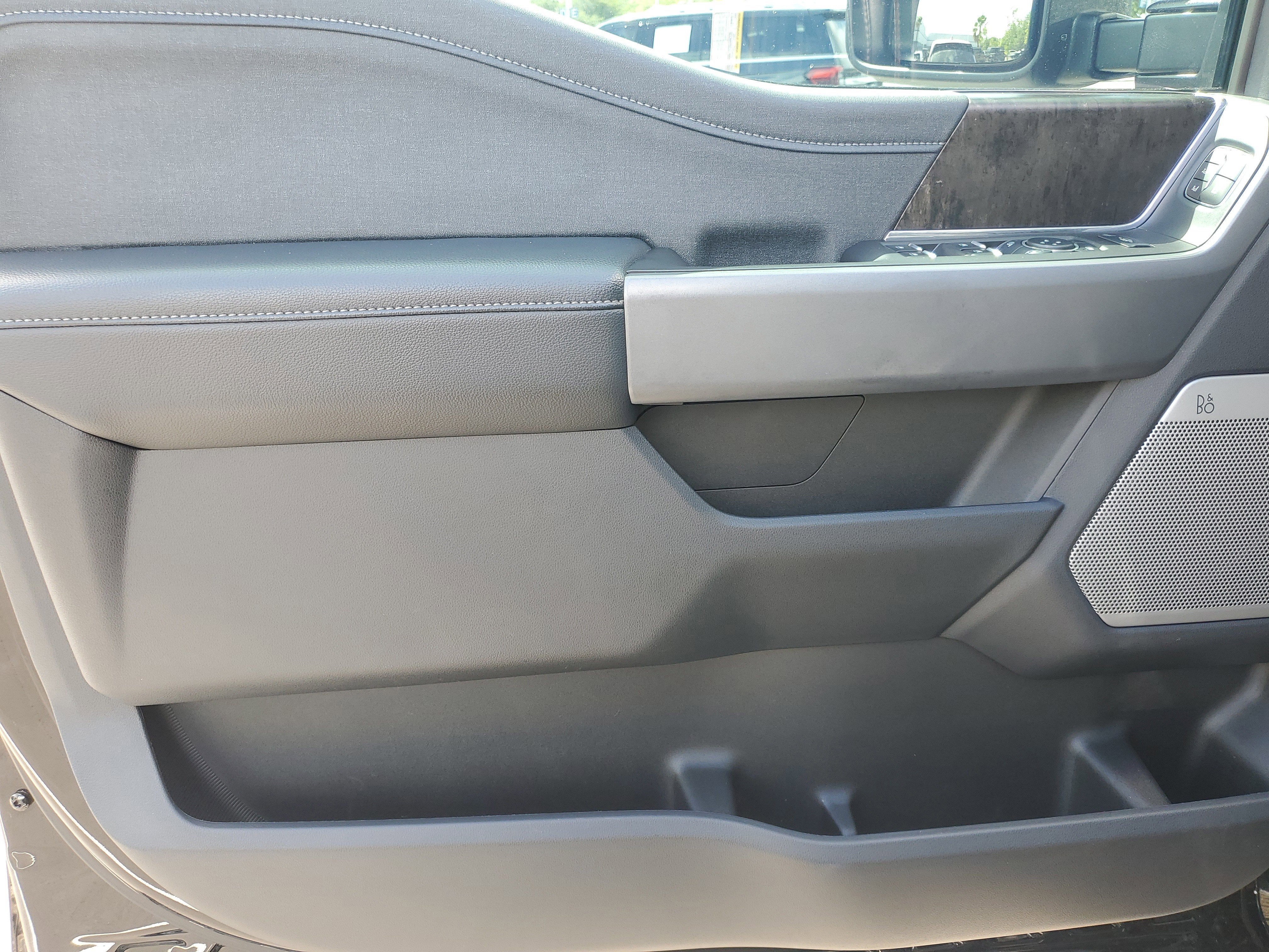 2024 Ford Super Duty F-350 SRW LARIAT