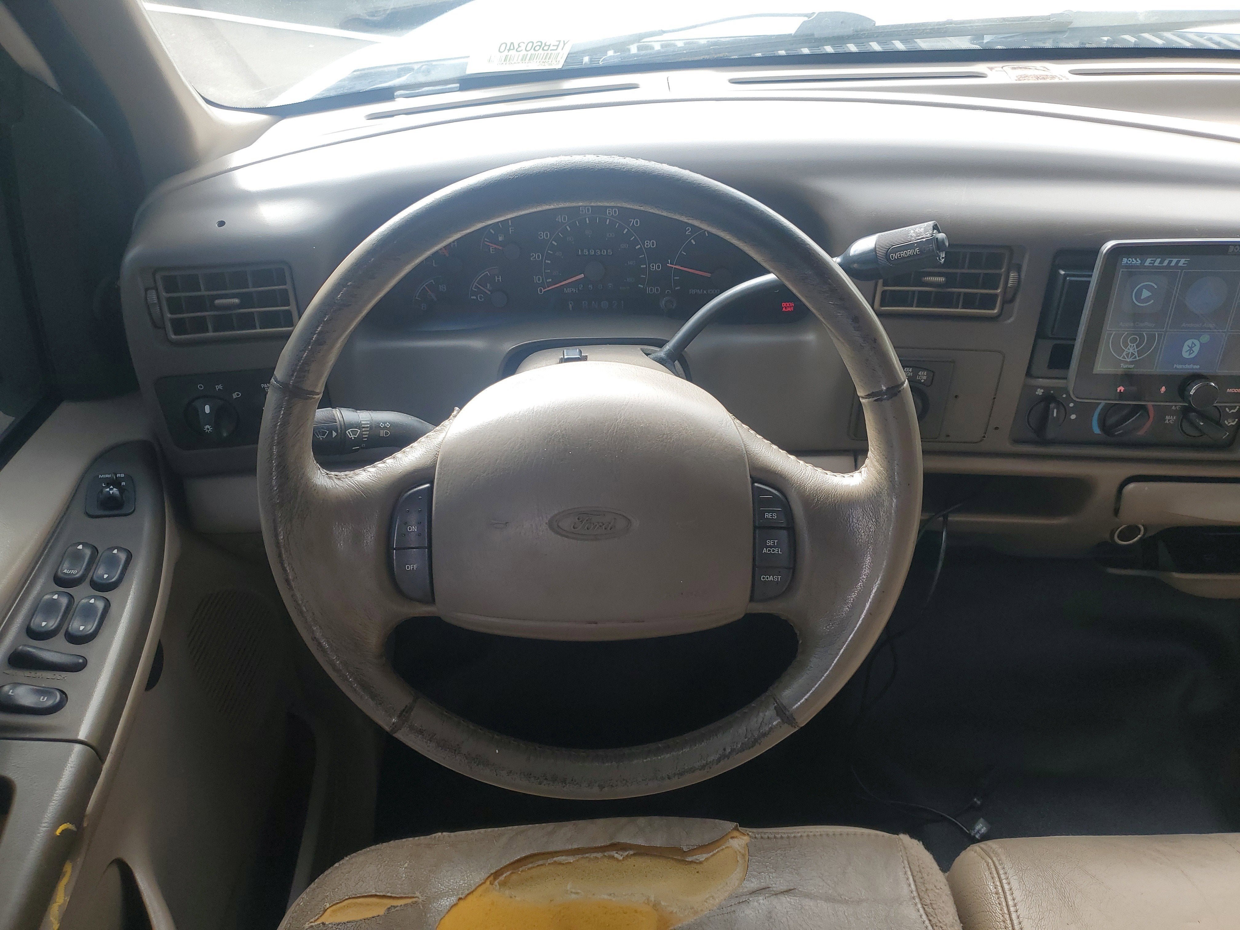 2000 Ford Super Duty F-350 SRW XL