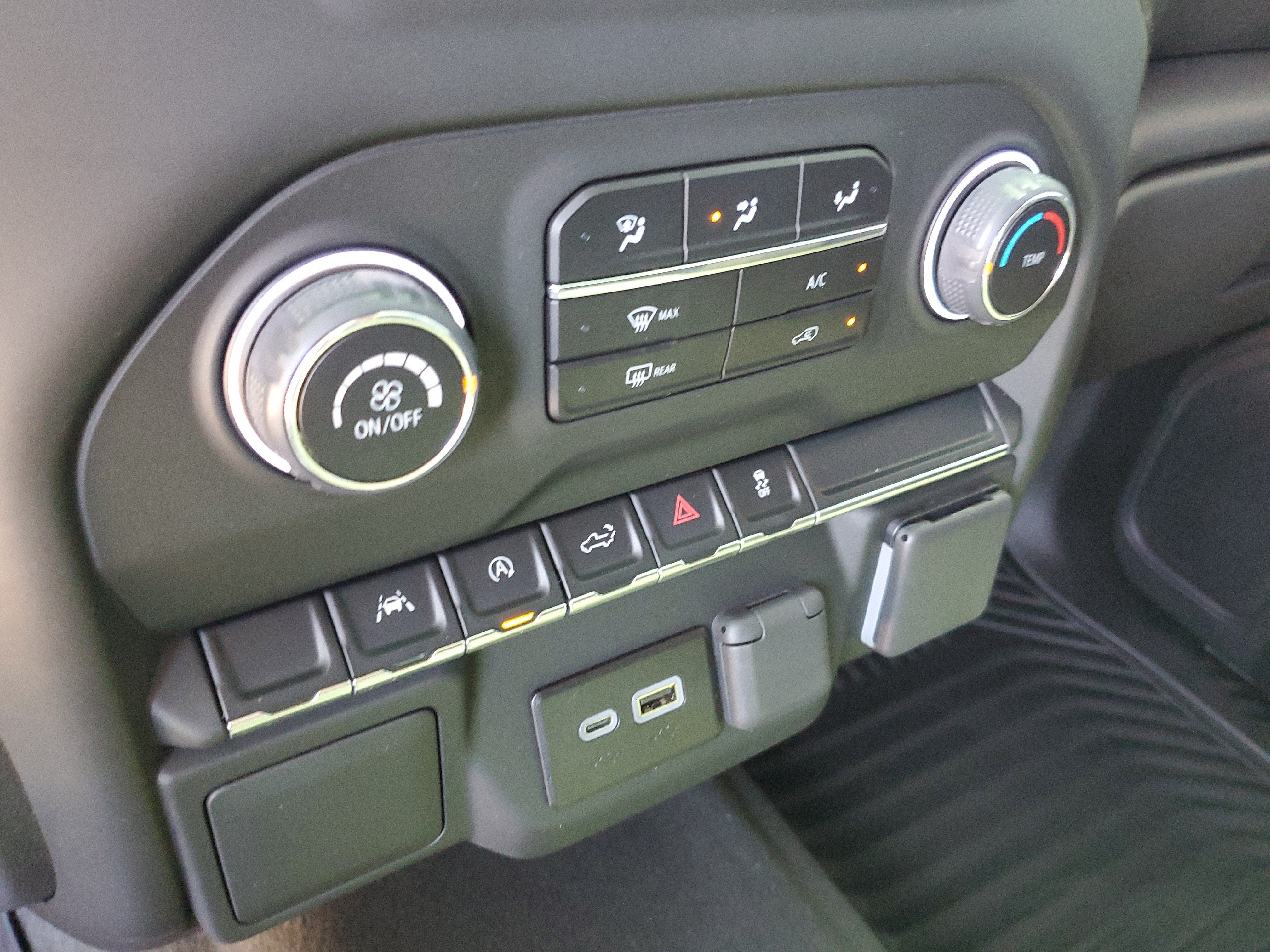 2025 Chevrolet Silverado 1500 Custom