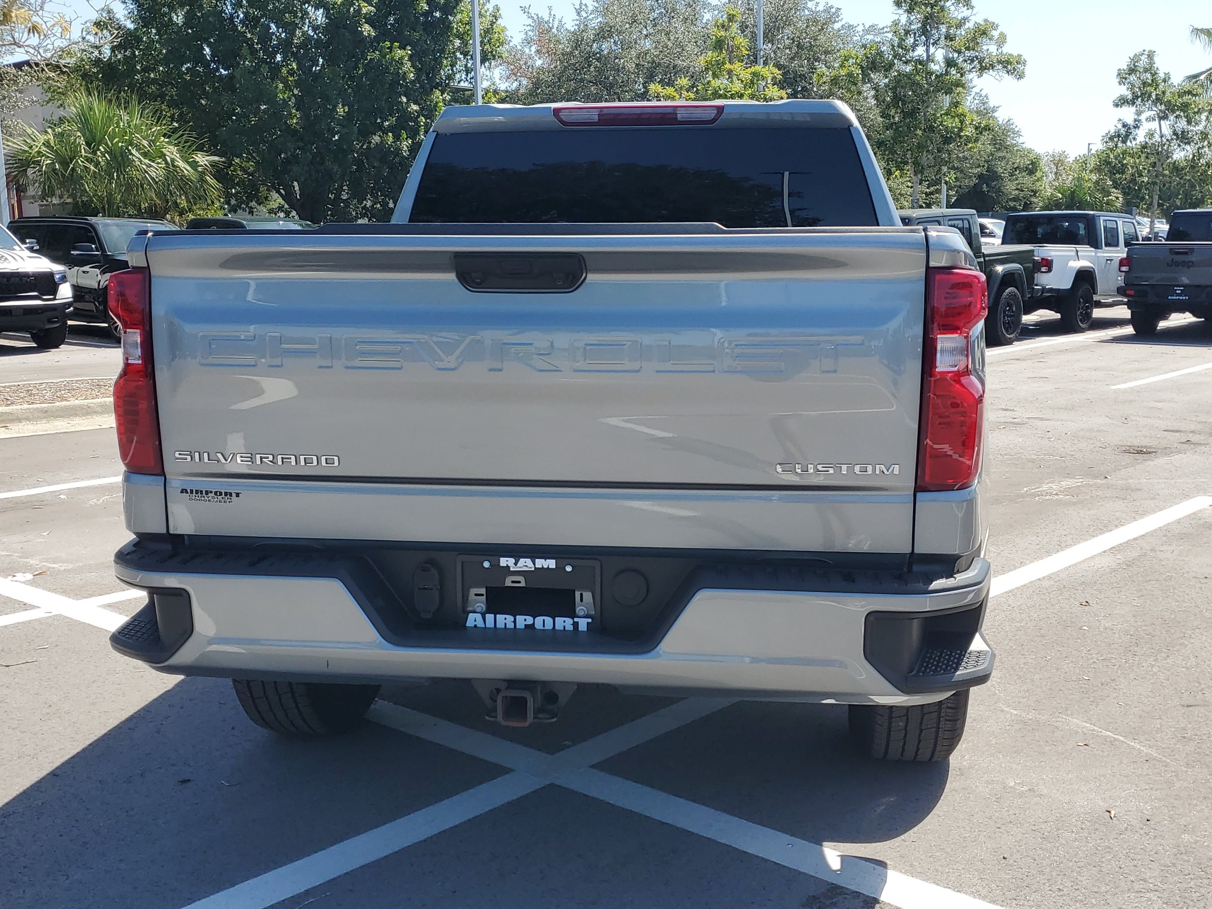 2025 Chevrolet Silverado 1500 Custom