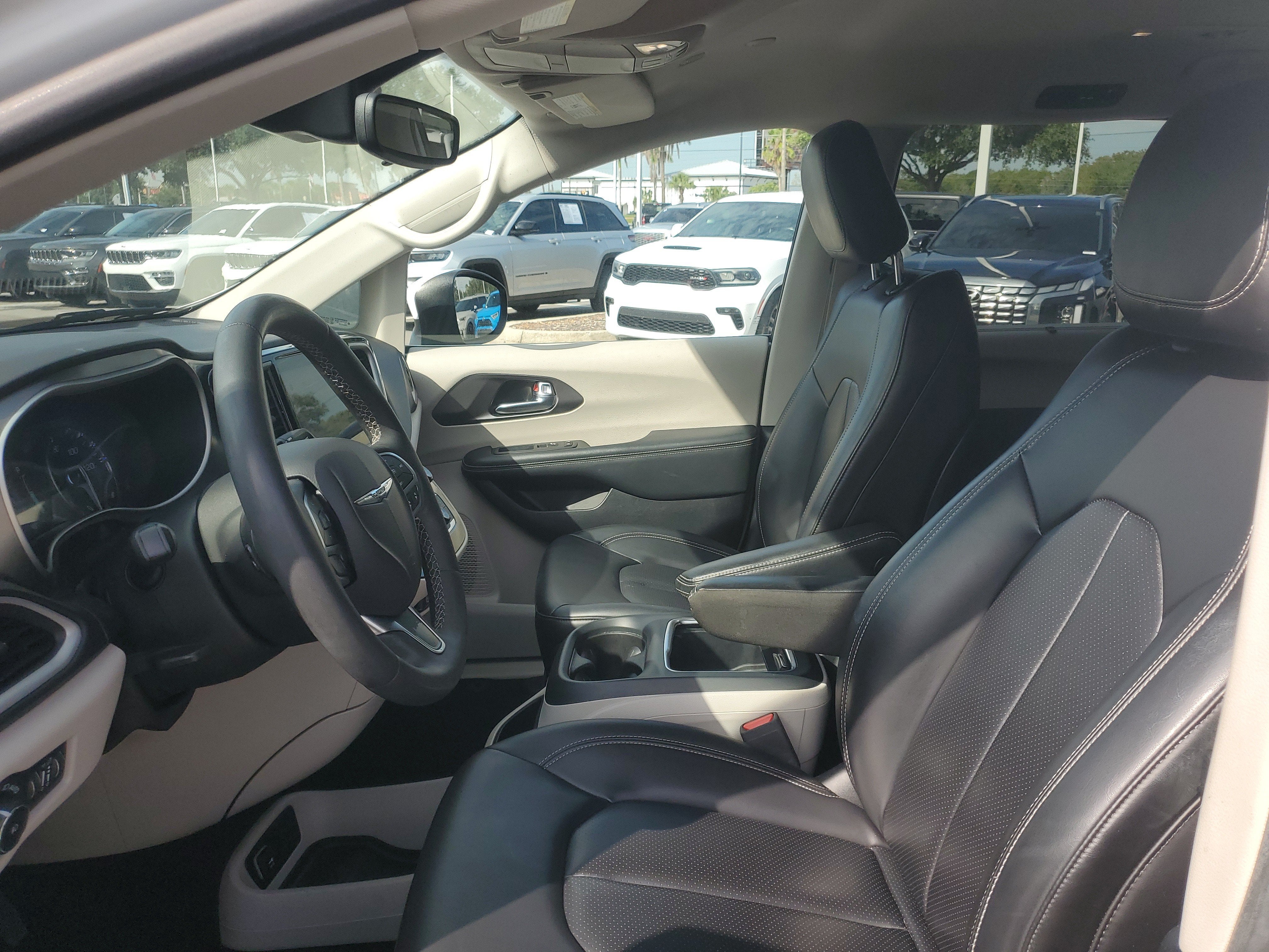 2023 Chrysler Pacifica Touring L