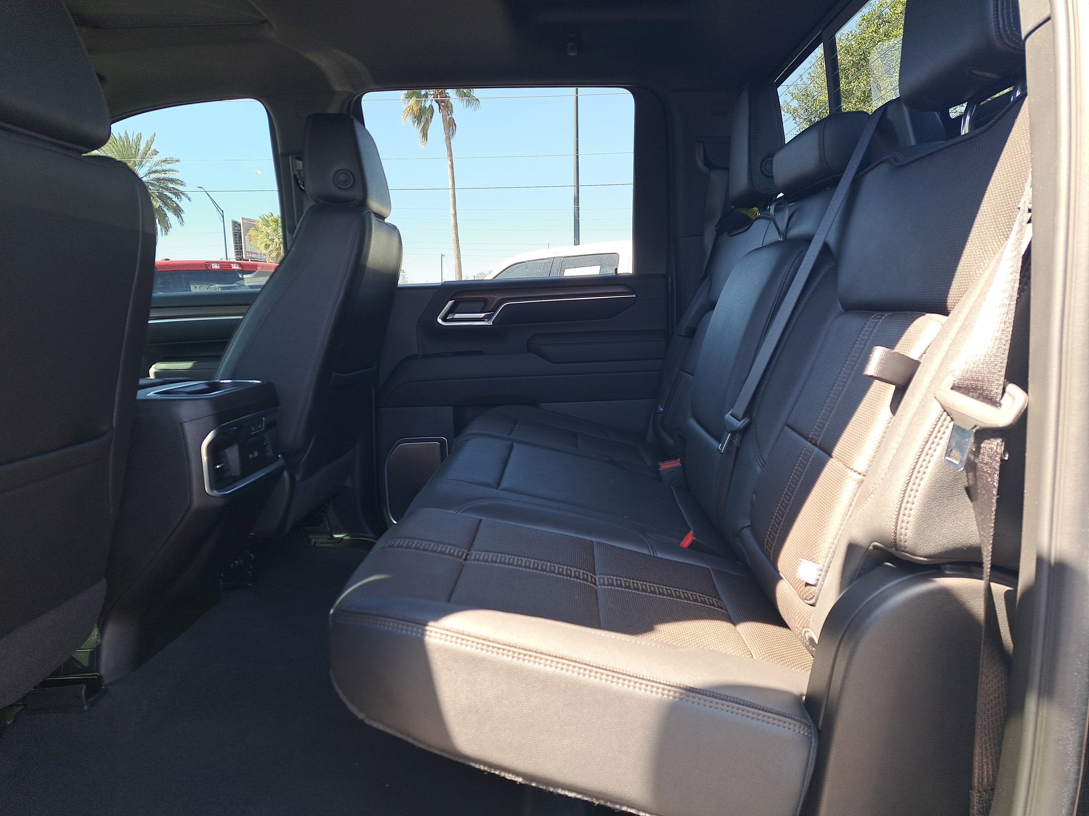 2025 Chevrolet Silverado 3500HD High Country