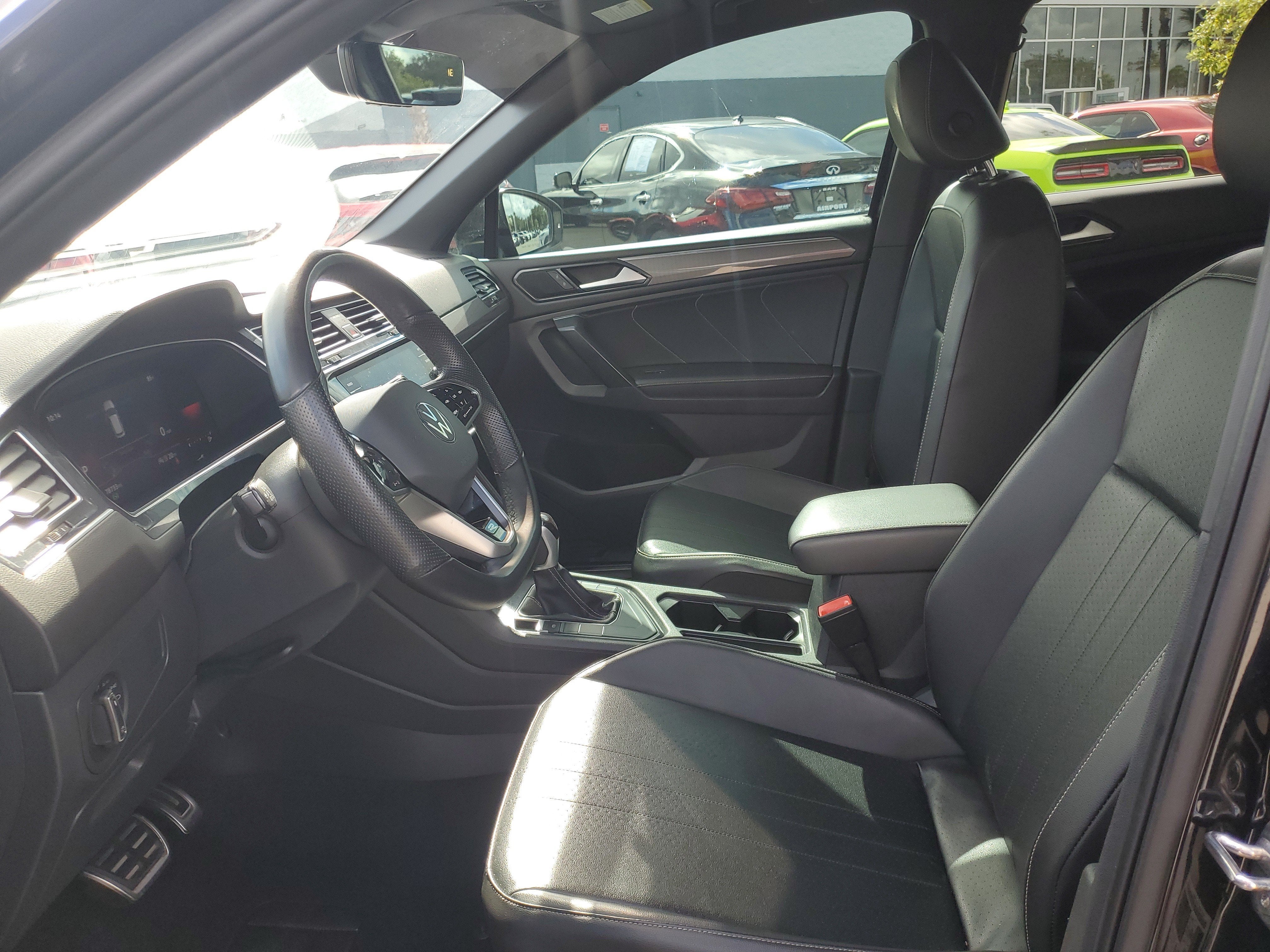2022 Volkswagen Tiguan SE R-Line Black
