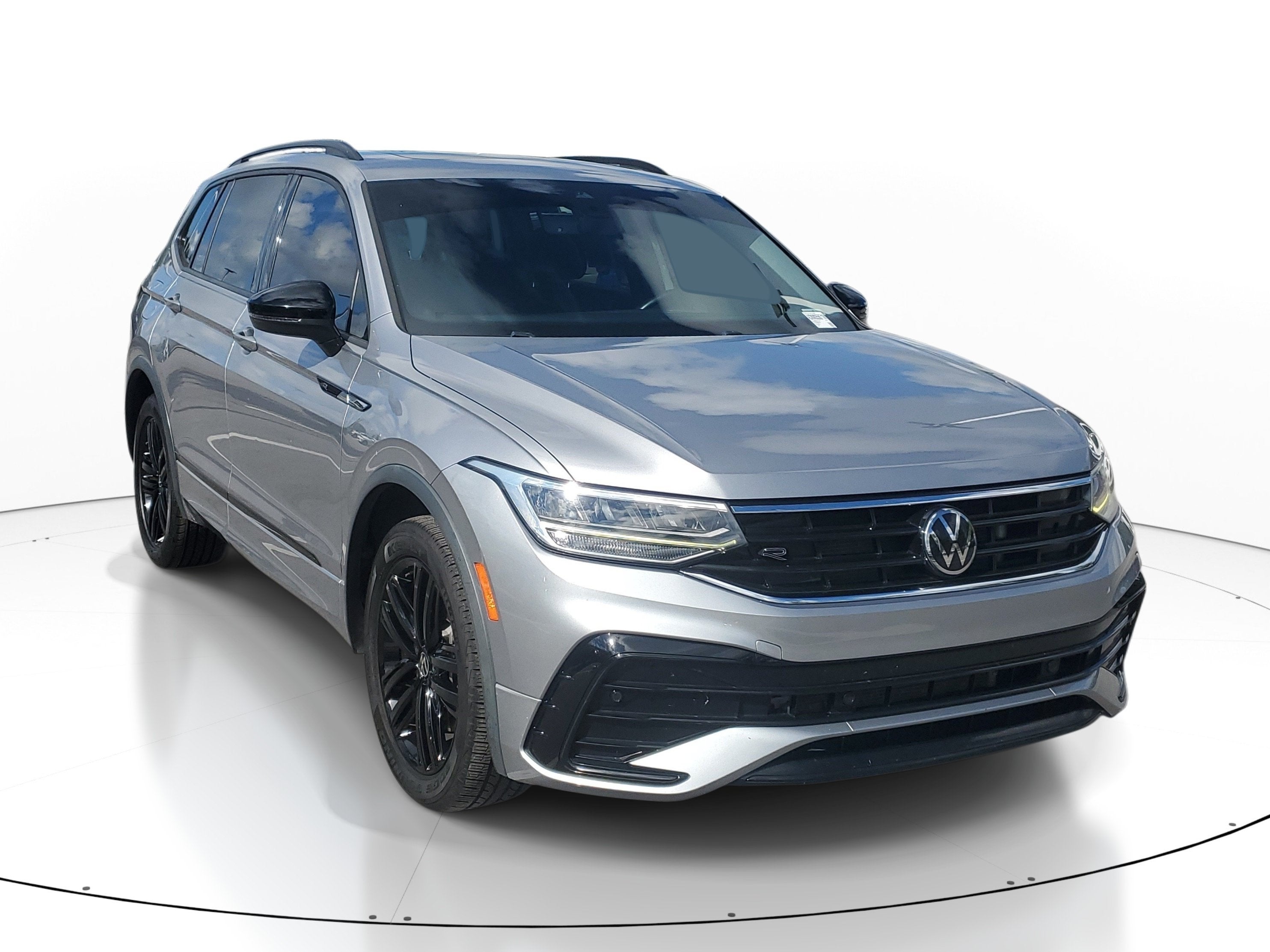 2022 Volkswagen Tiguan SE R-Line Black