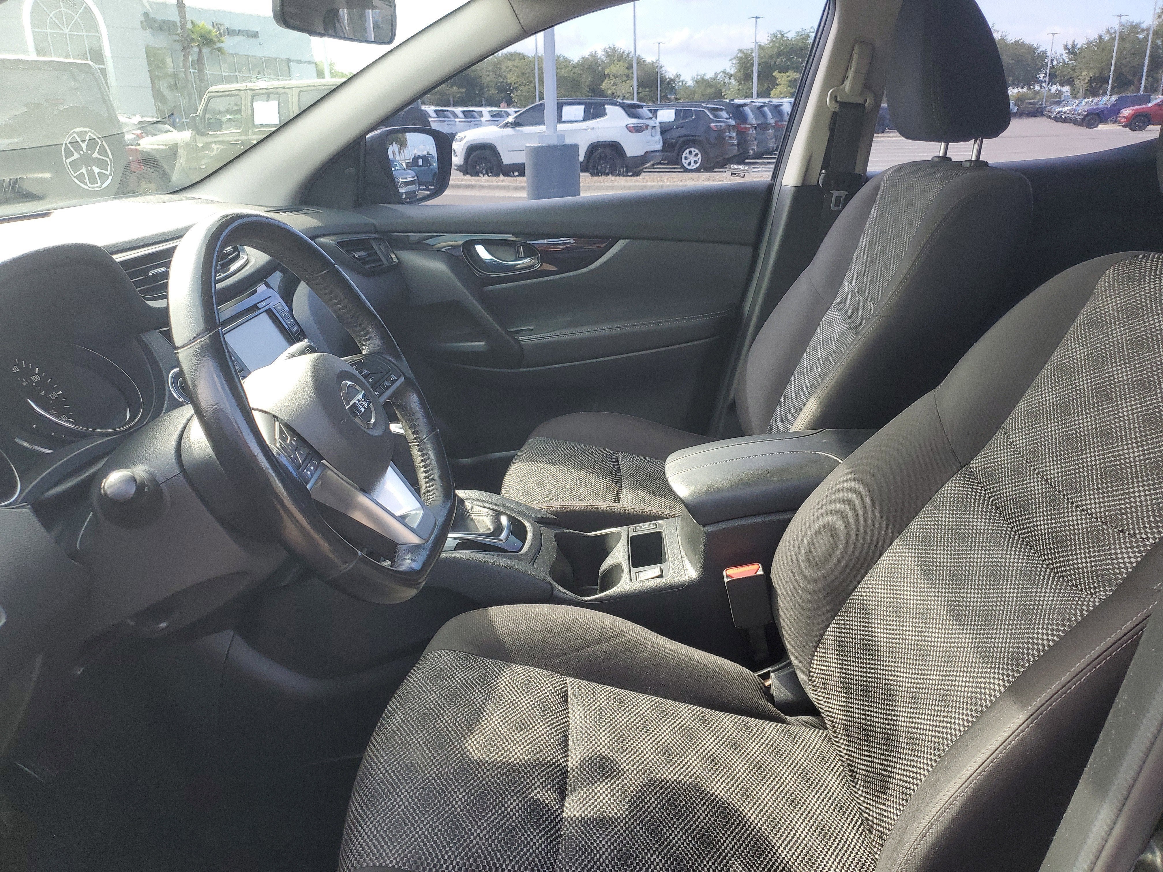 2017 Nissan Rogue Sport SV