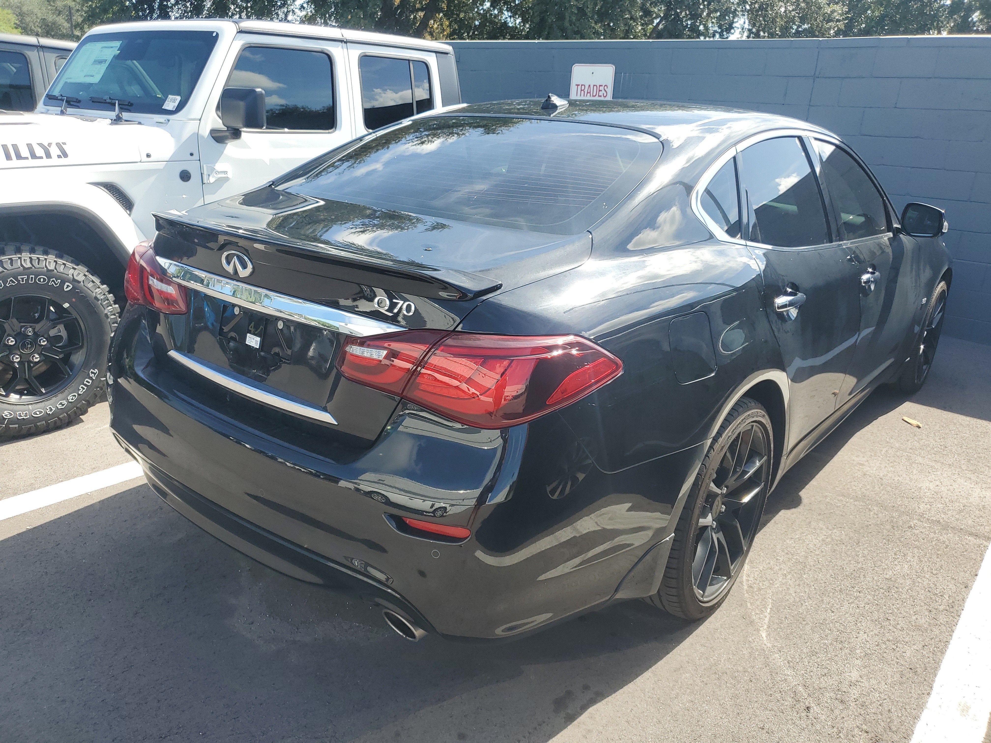 2015 INFINITI Q70 3.7