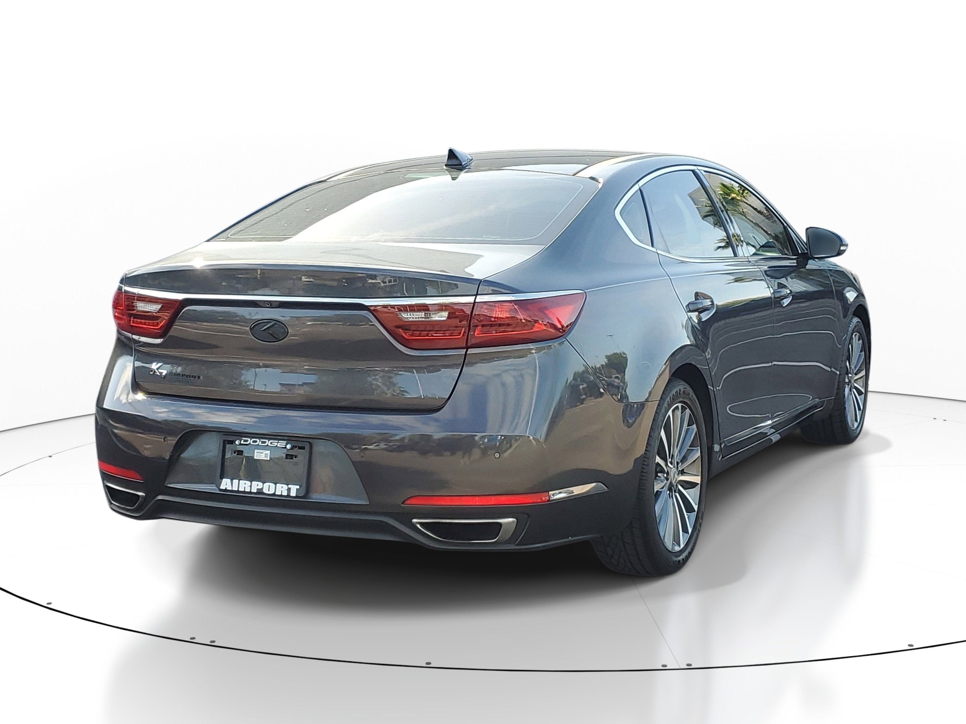 2017 Kia Cadenza Technology