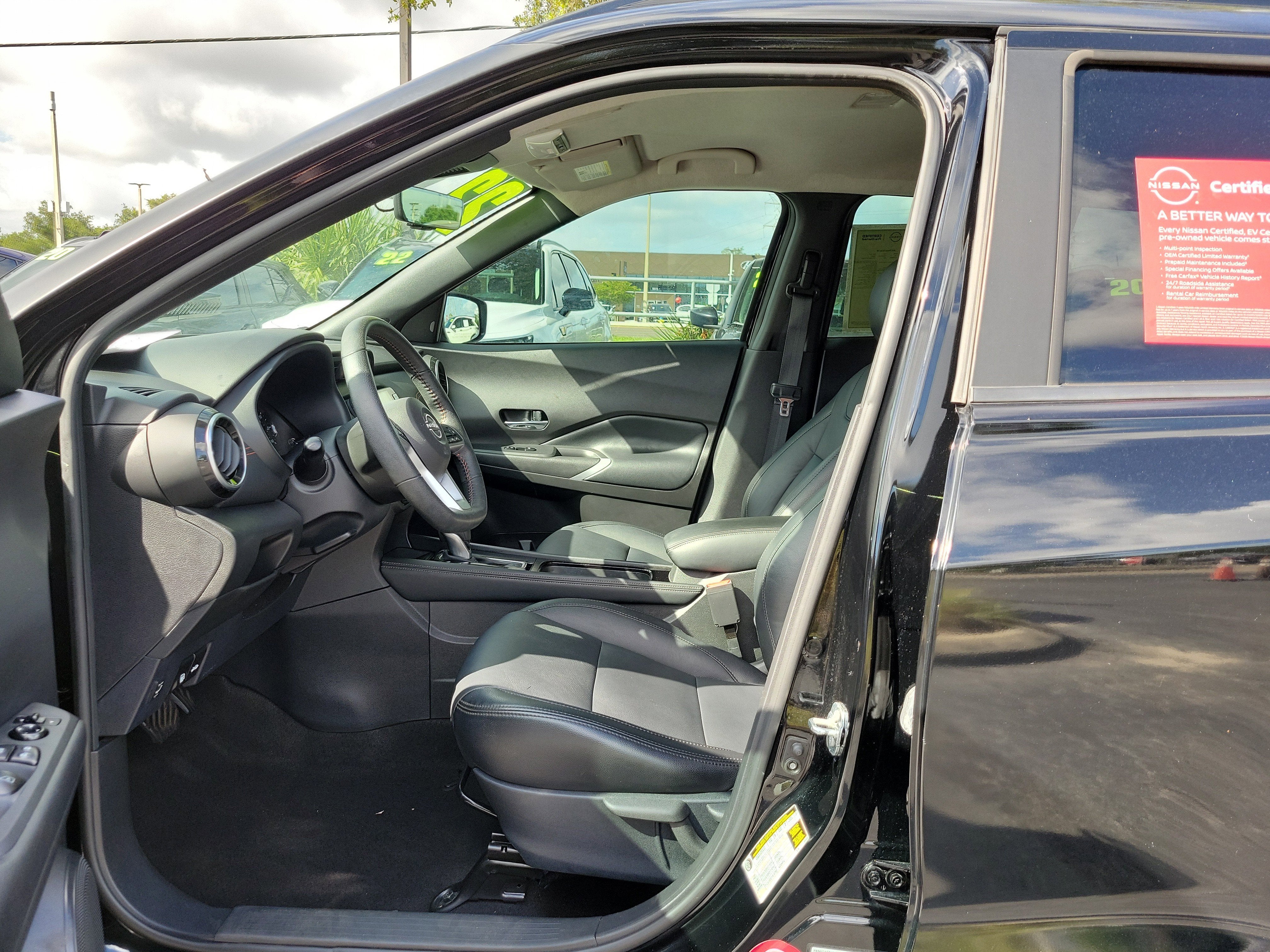 2022 Nissan Kicks SR