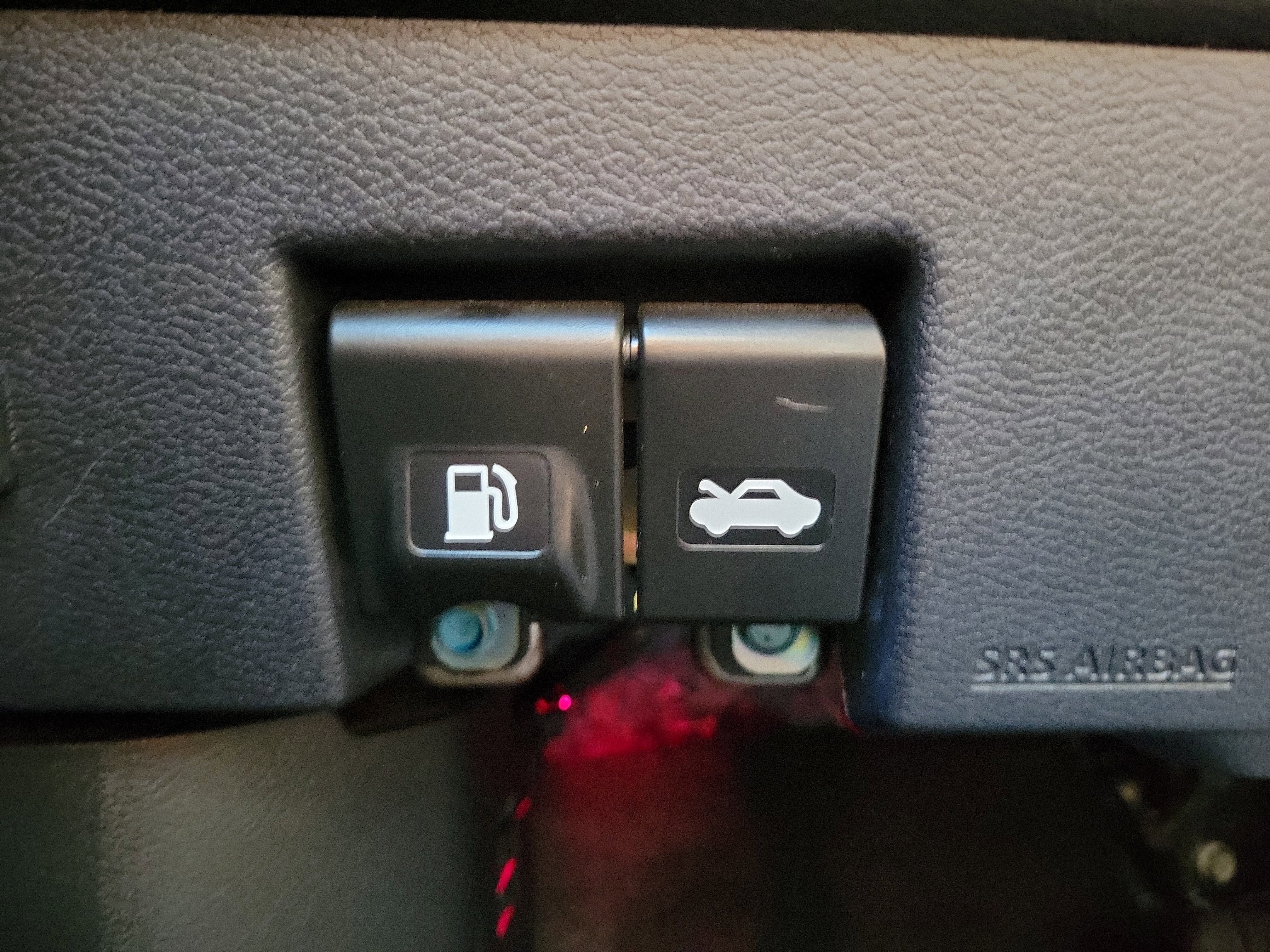 2022 Nissan Kicks SR