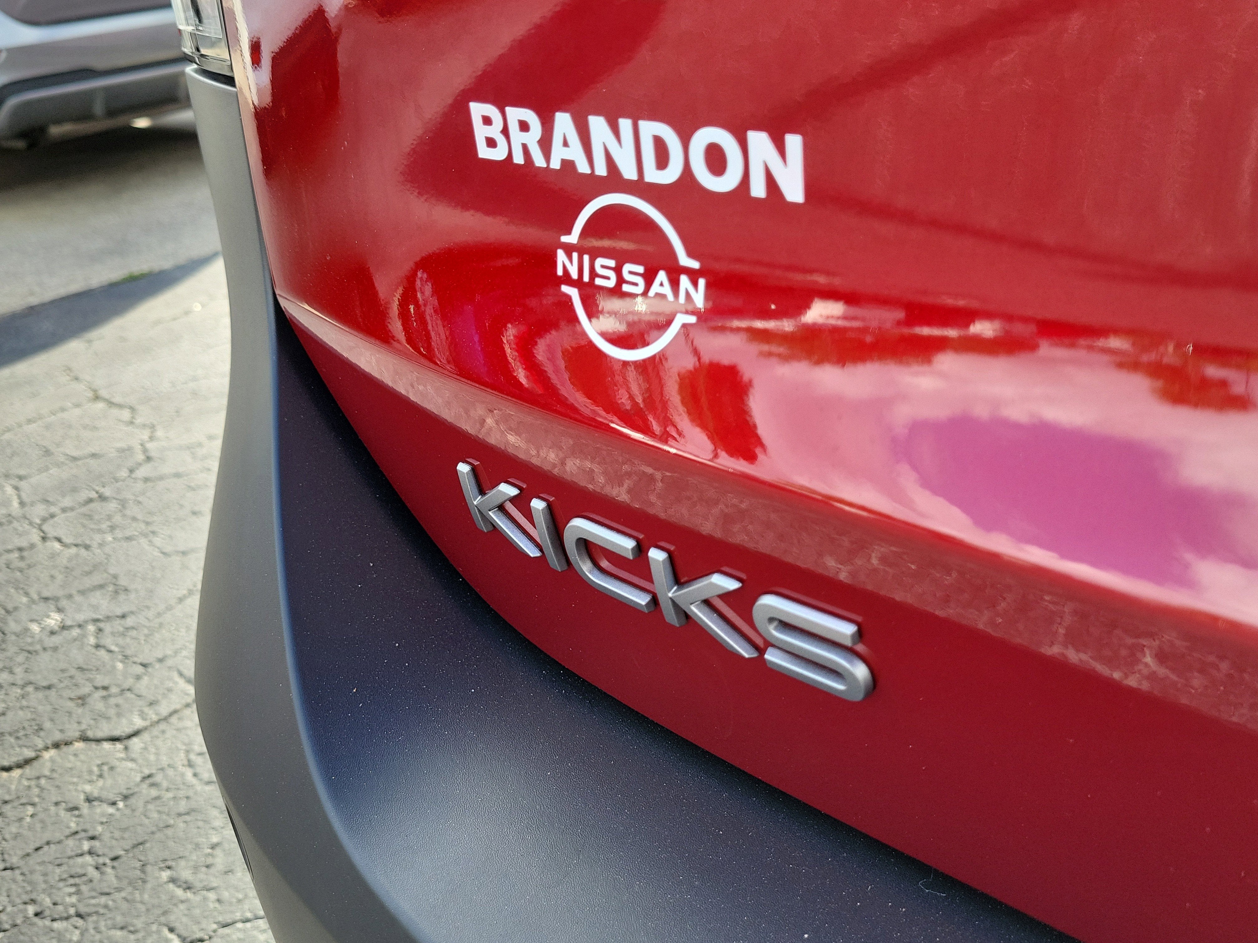 2026 Nissan Kicks SR