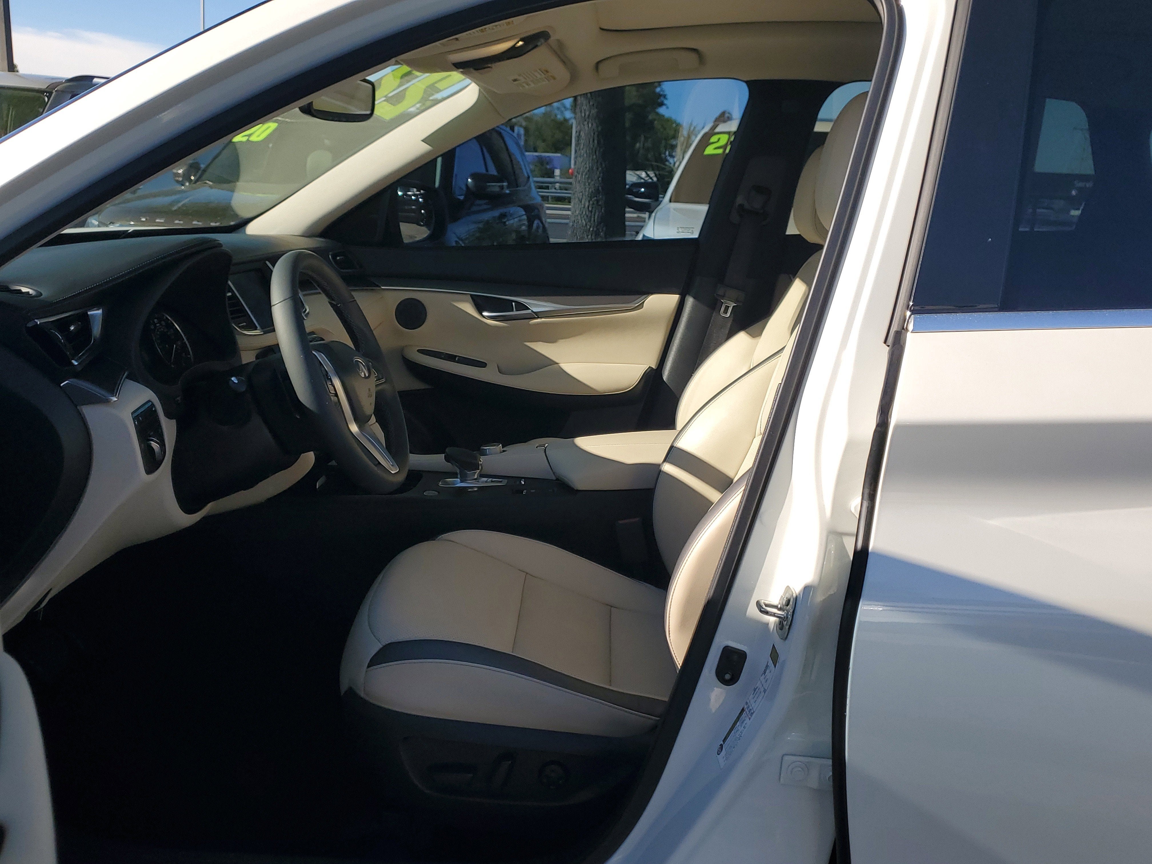 2022 INFINITI QX50 LUXE