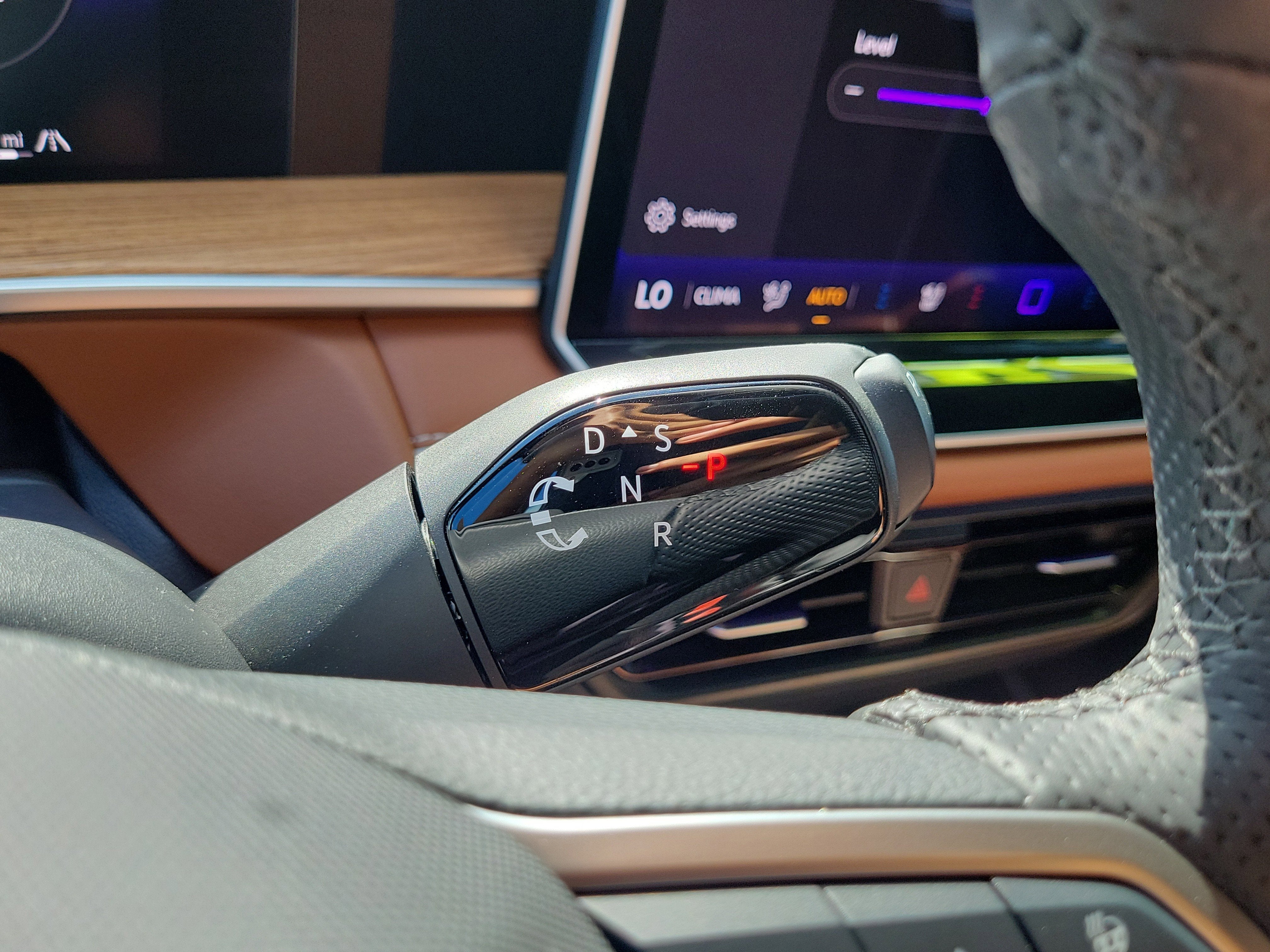 2025 Volkswagen Tiguan SEL R-Line