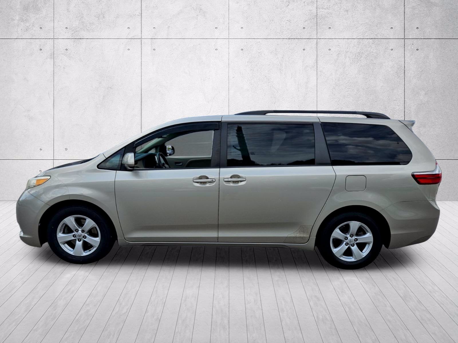 2015 Toyota Sienna LE AAS