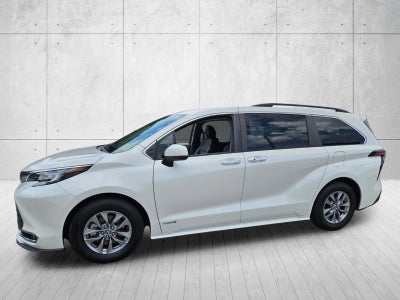 2021 Toyota Sienna XLE