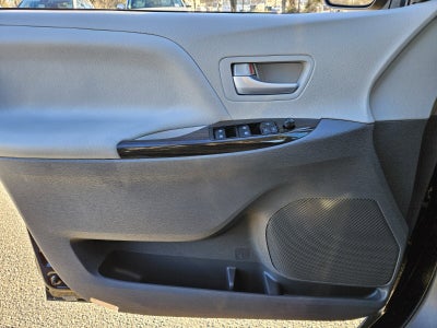 2019 Toyota Sienna L