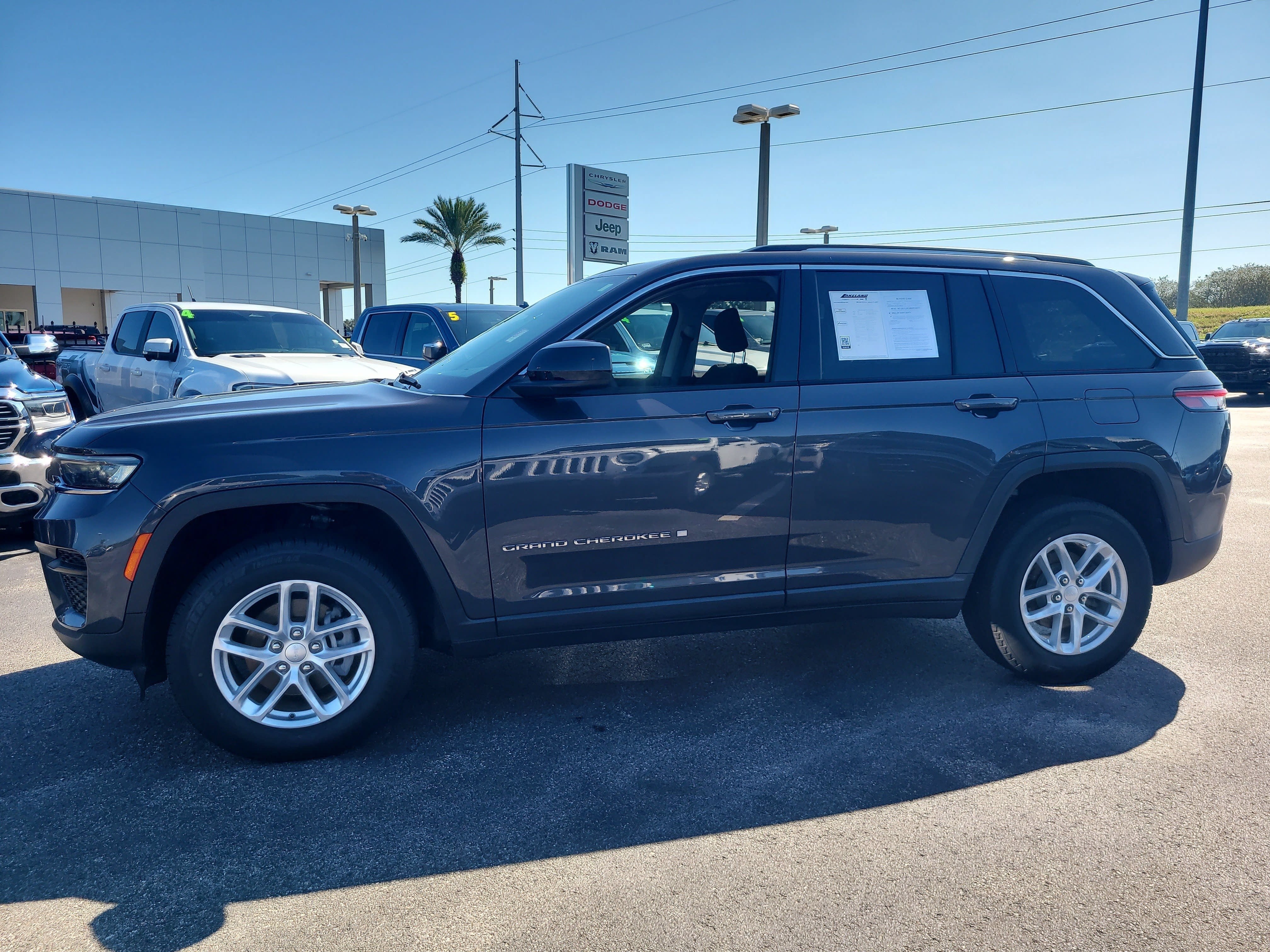 2023 Jeep Grand Cherokee Laredo