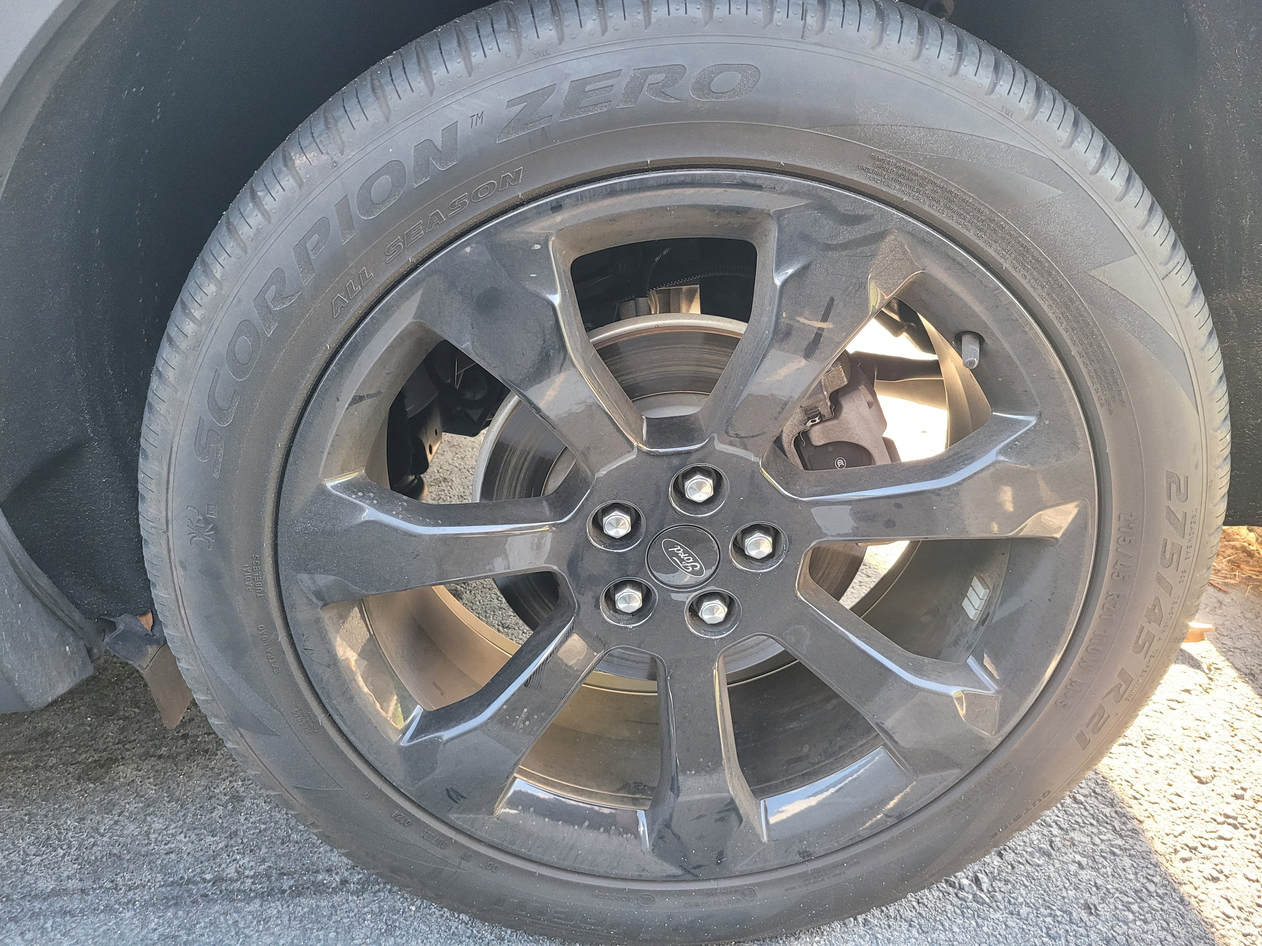2024 Ford Explorer ST-Line