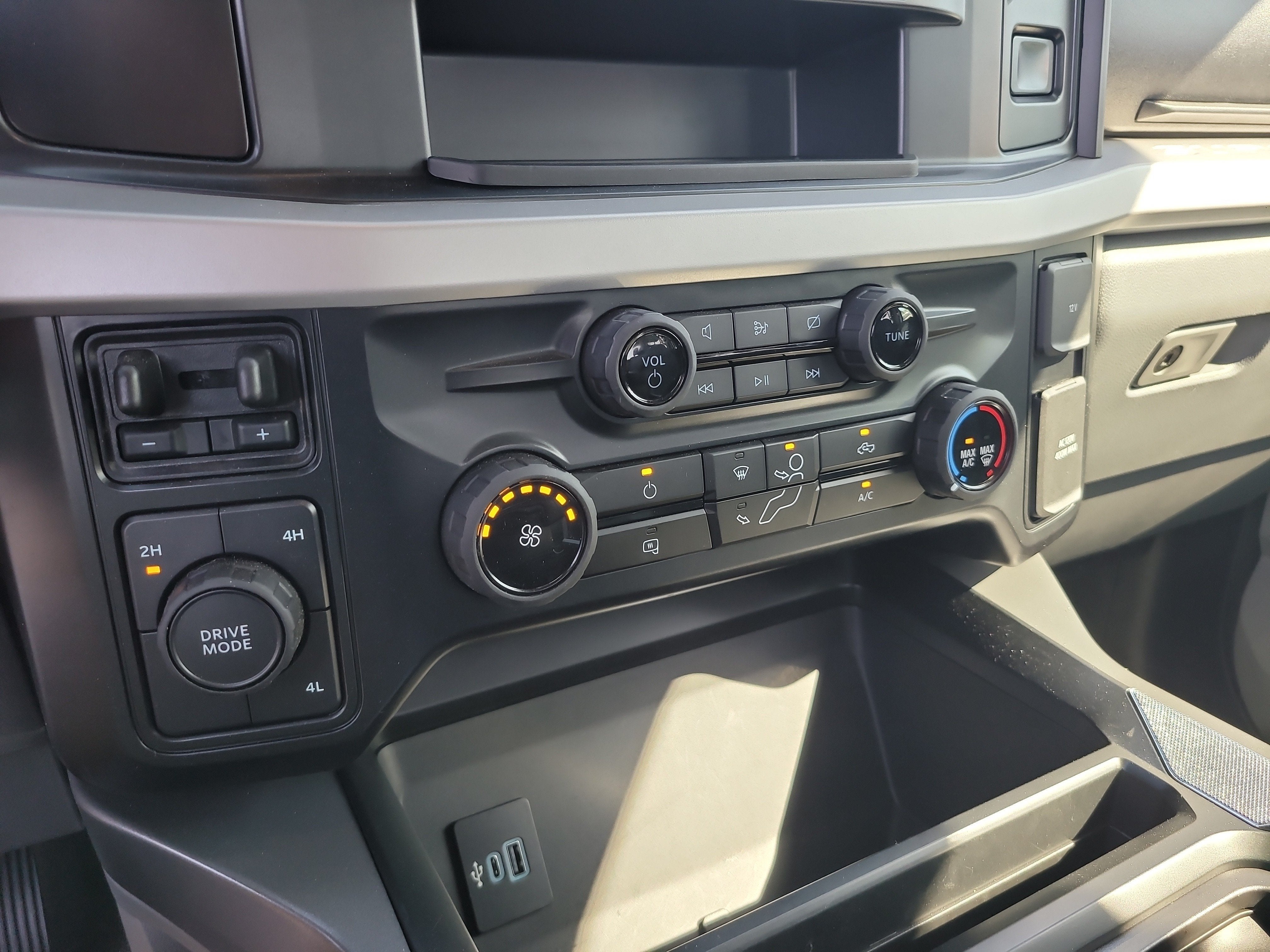 2024 Ford Super Duty F-350 DRW XLT