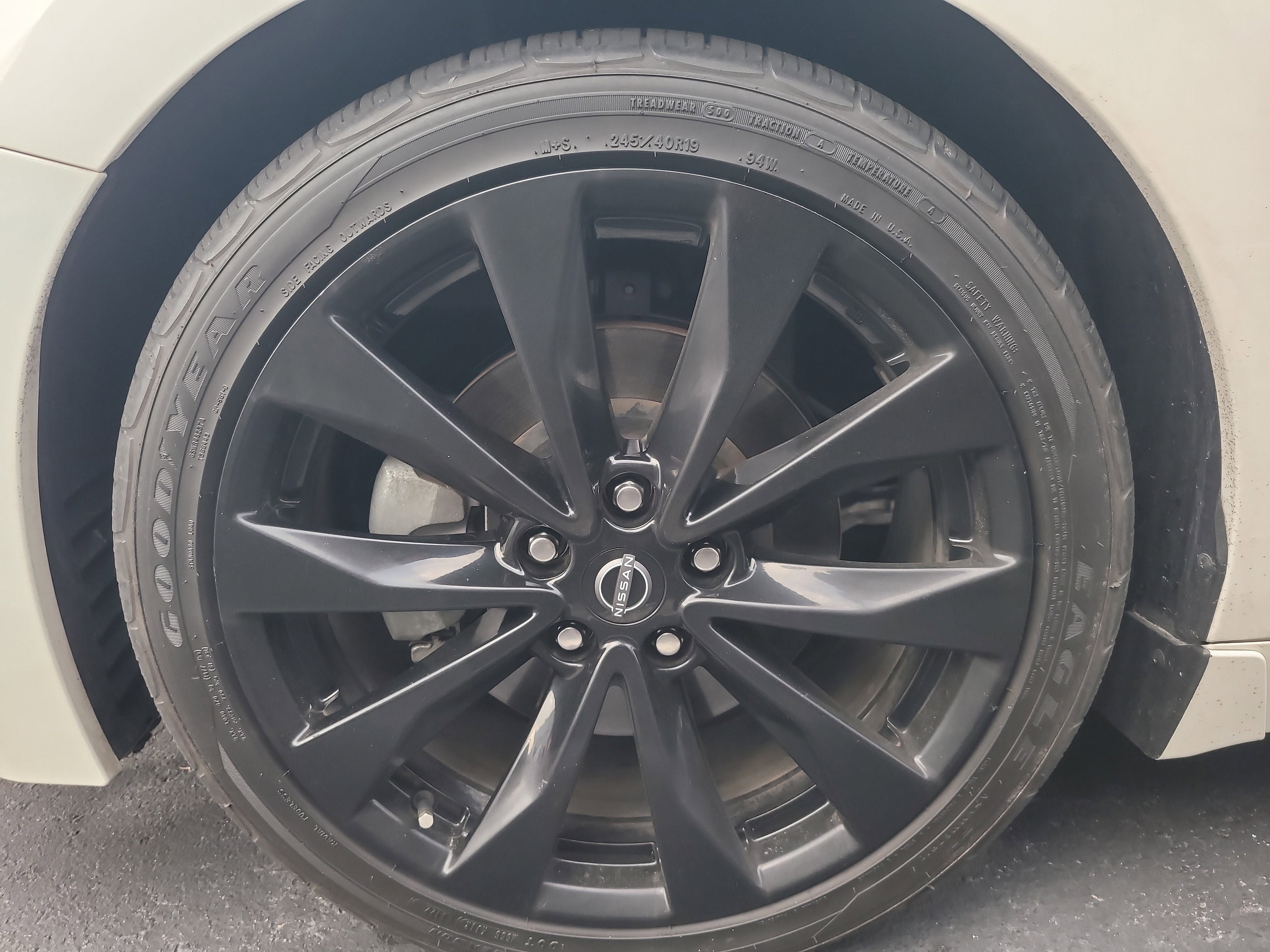2023 Nissan Maxima SR