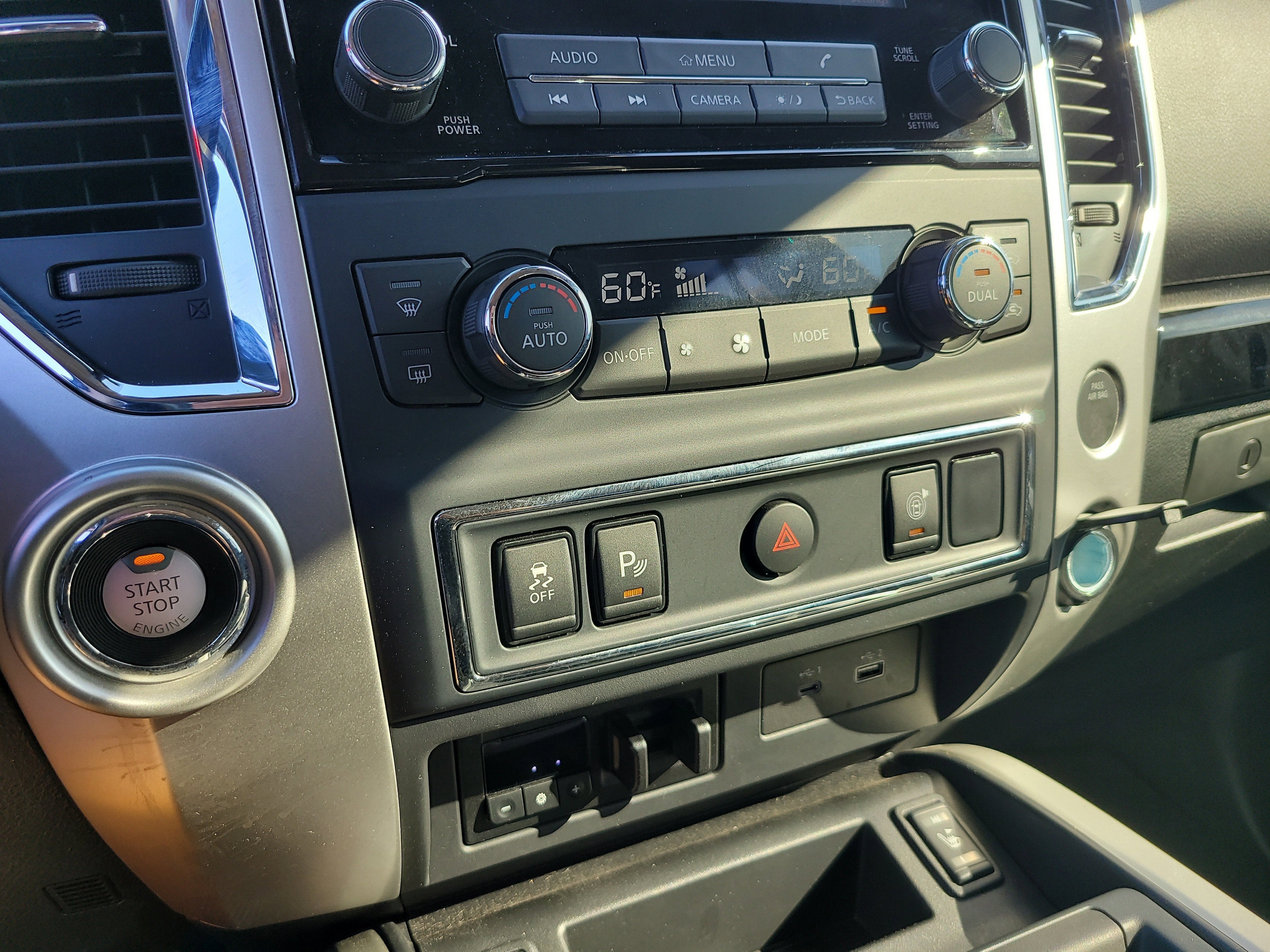2023 Nissan Titan SV