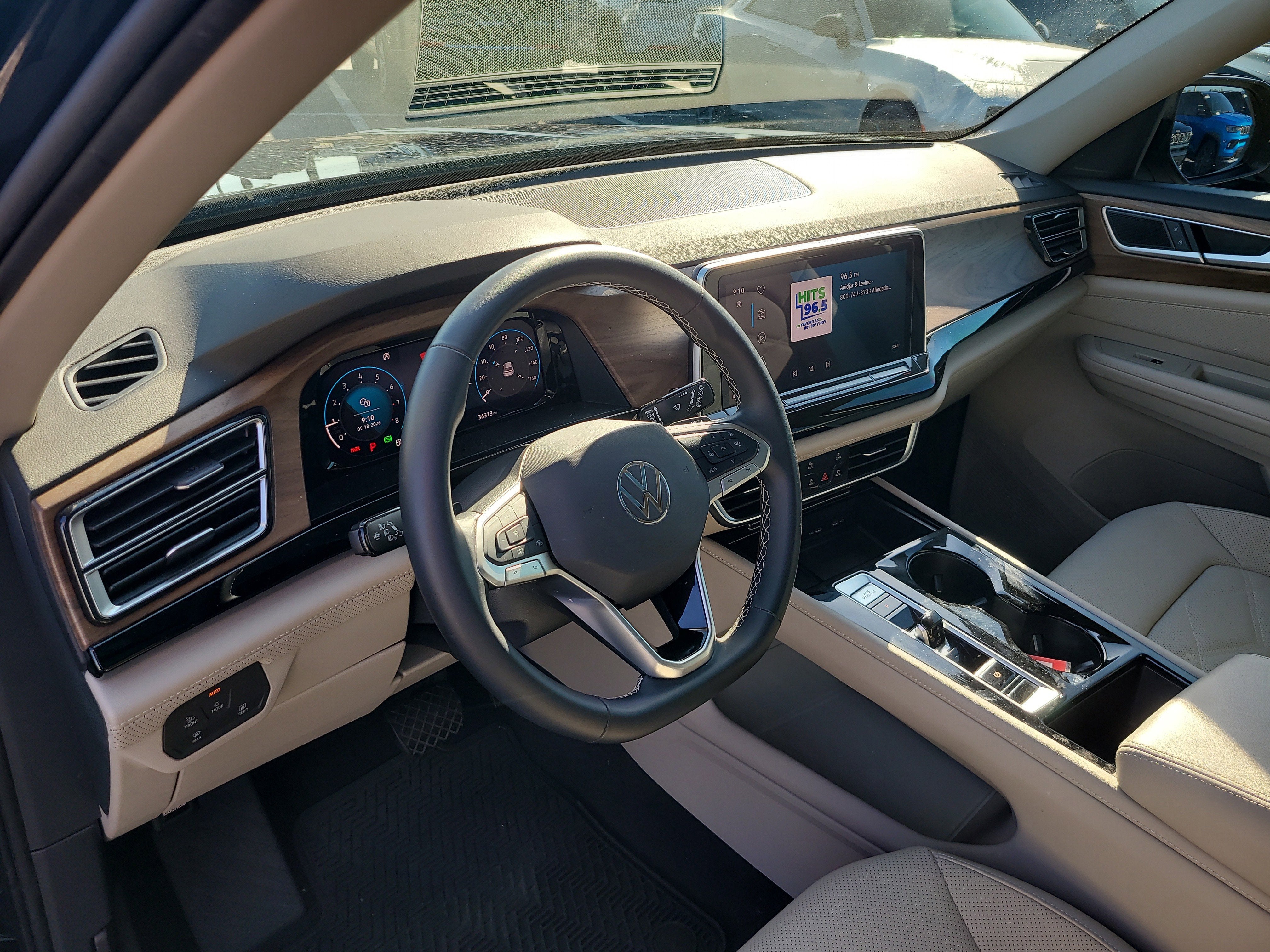 2024 Volkswagen Atlas 2.0T SE with Technology