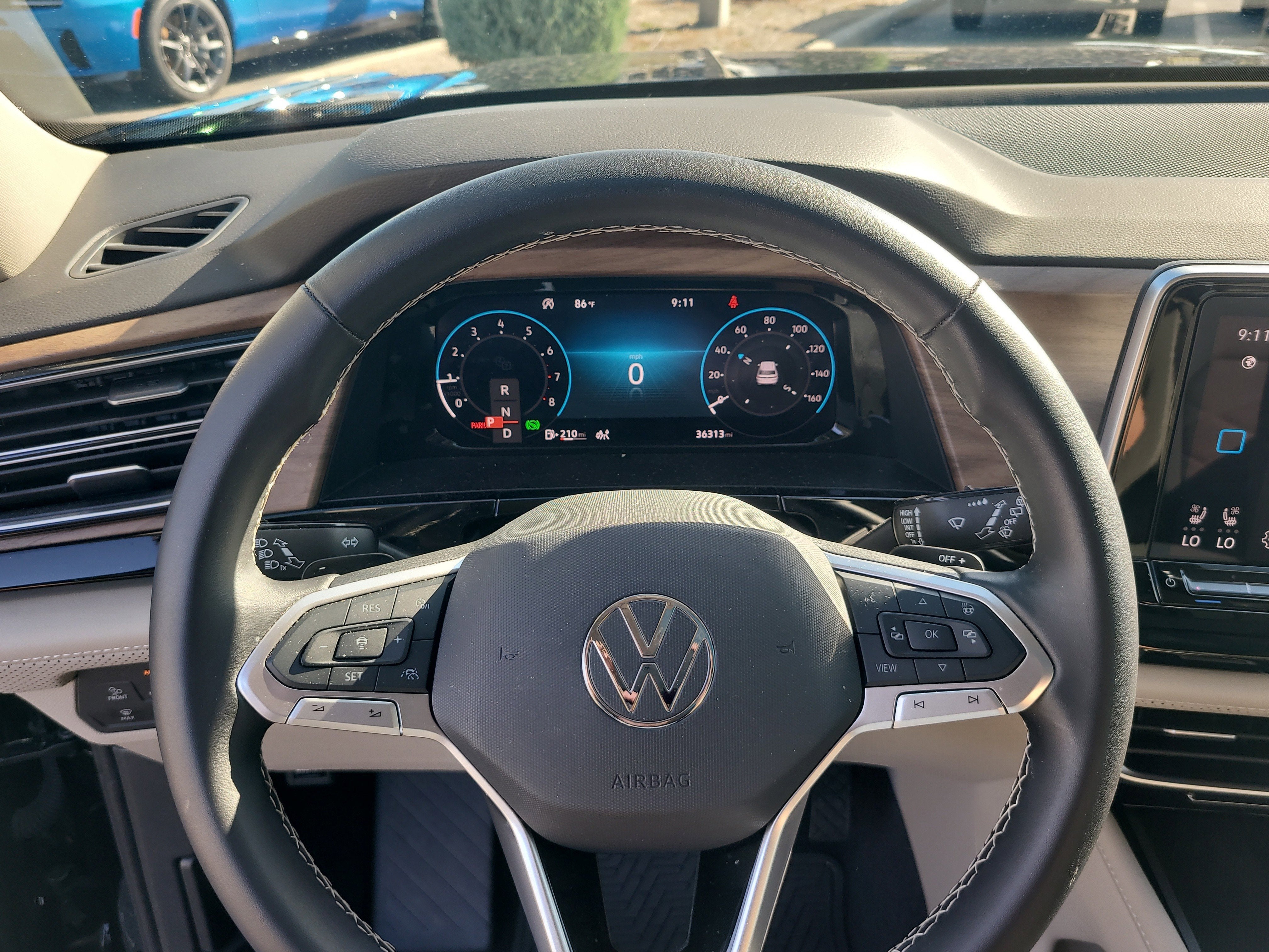 2024 Volkswagen Atlas 2.0T SE with Technology