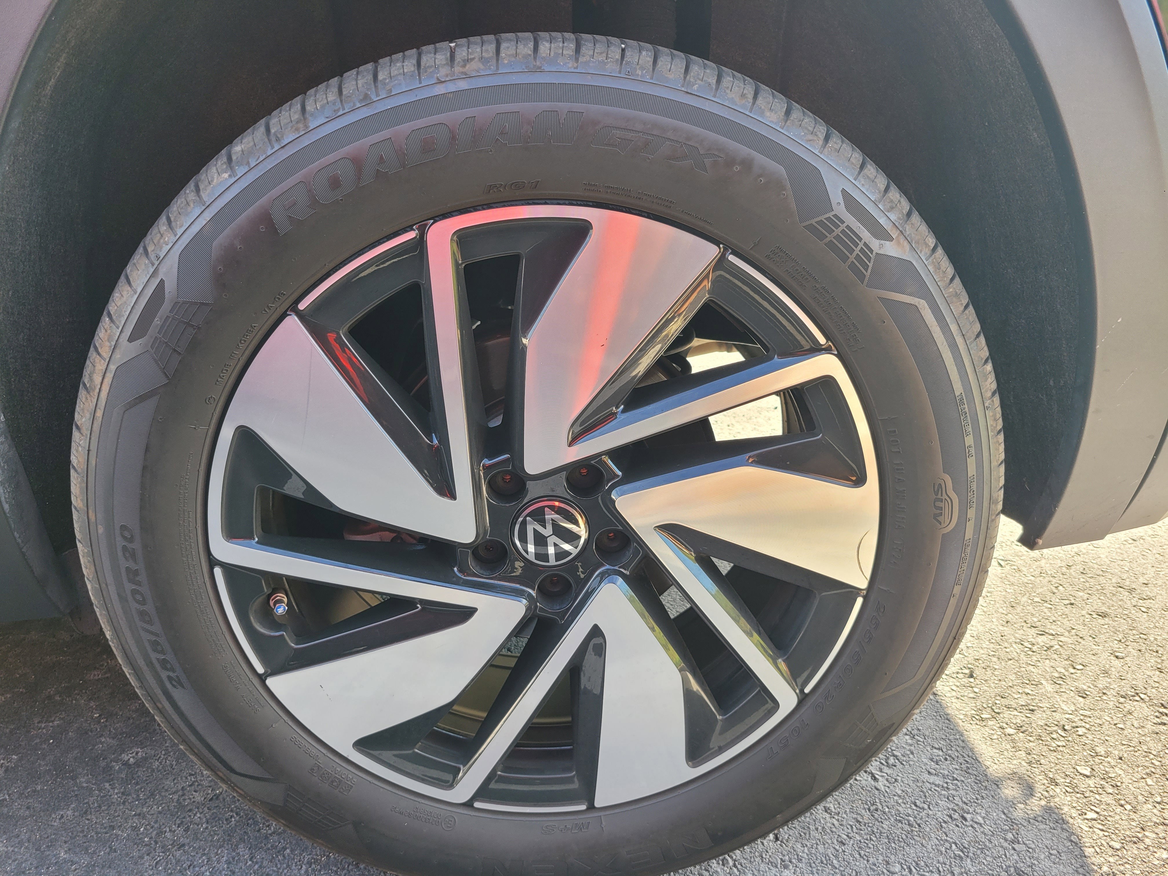 2024 Volkswagen Atlas 2.0T SE with Technology