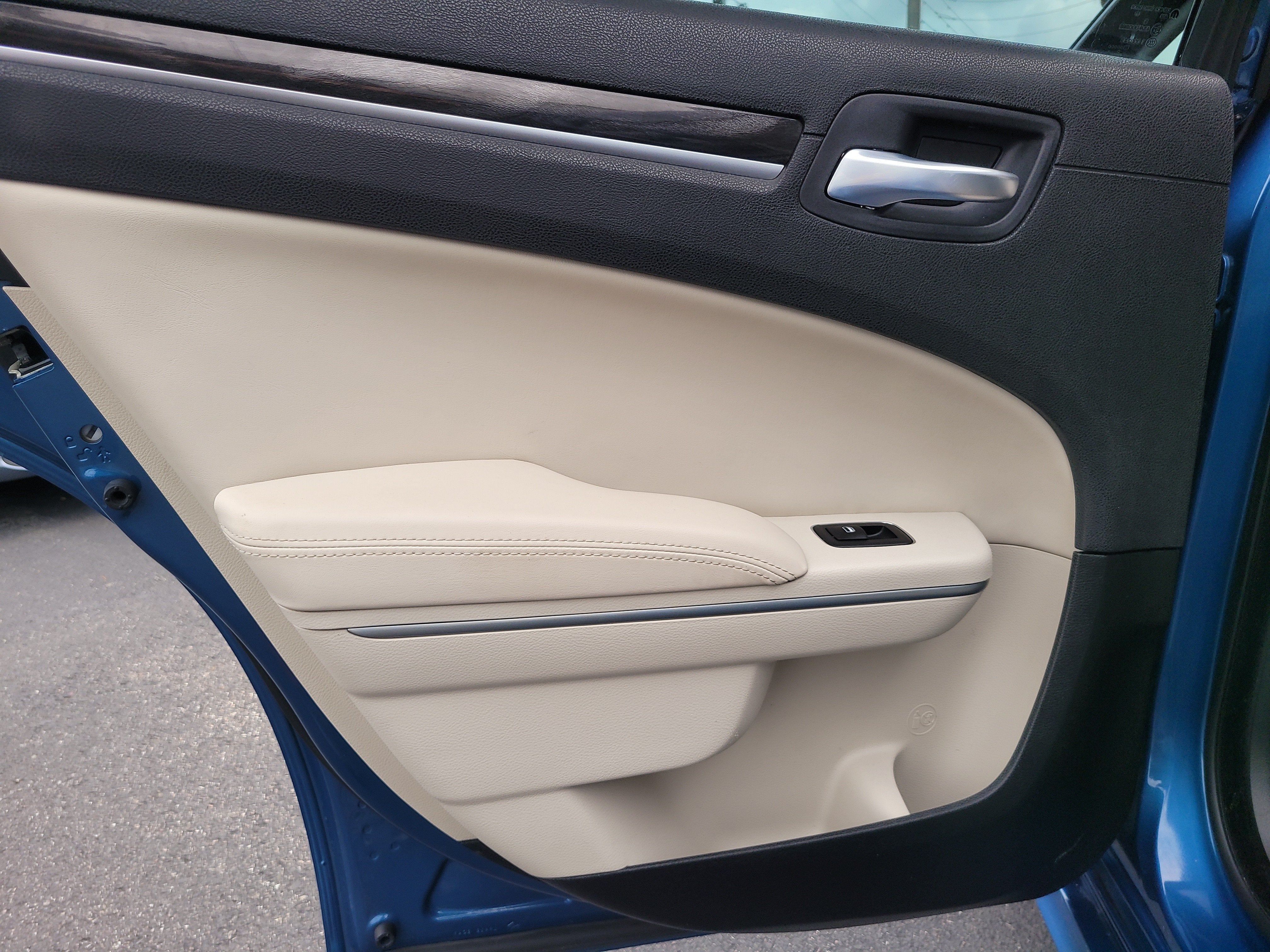 2022 Chrysler 300 Touring L