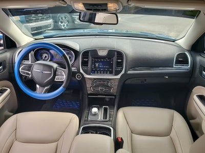 2022 Chrysler 300 Touring L