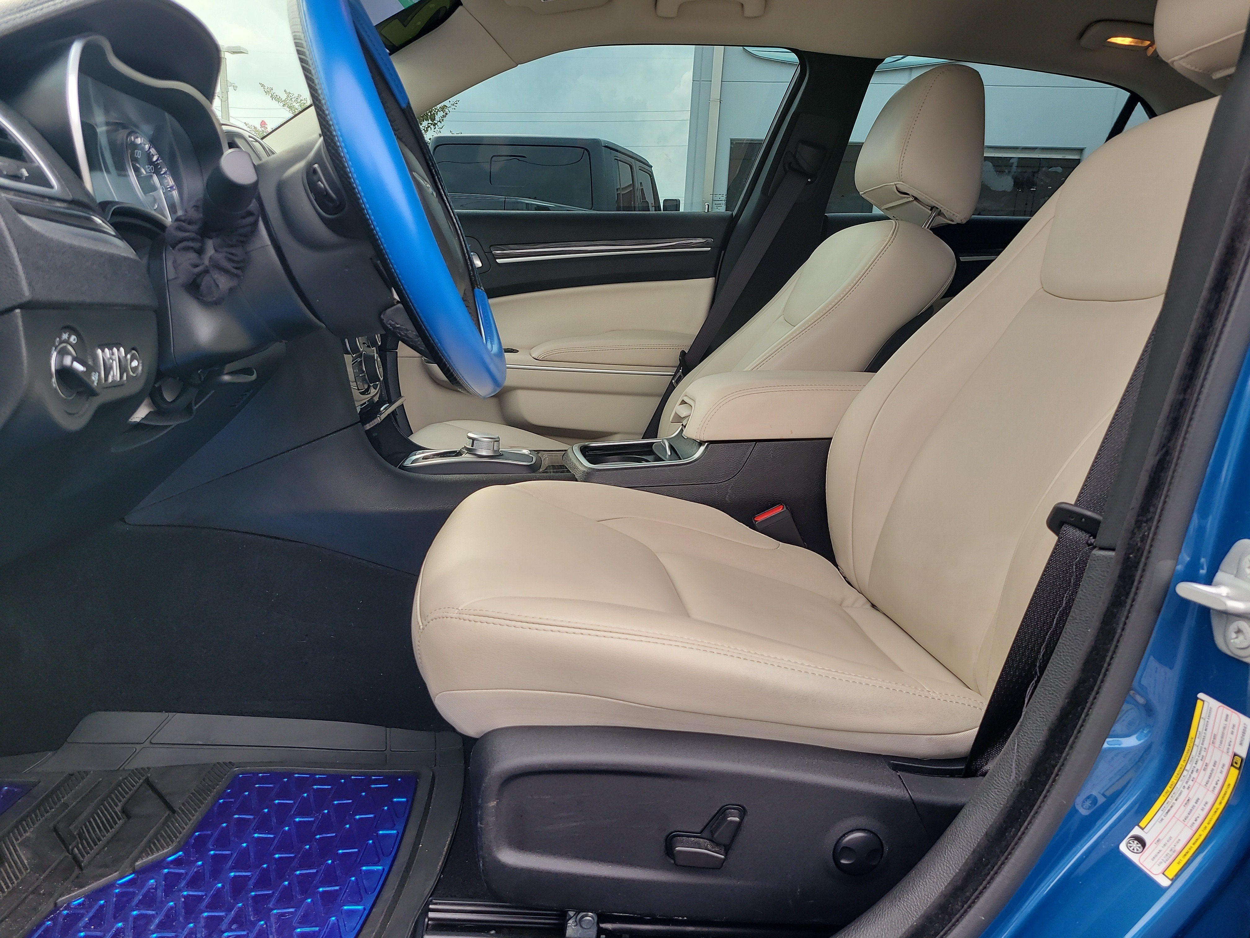 2022 Chrysler 300 Touring L