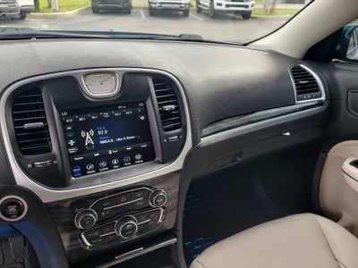 2022 Chrysler 300 Touring L