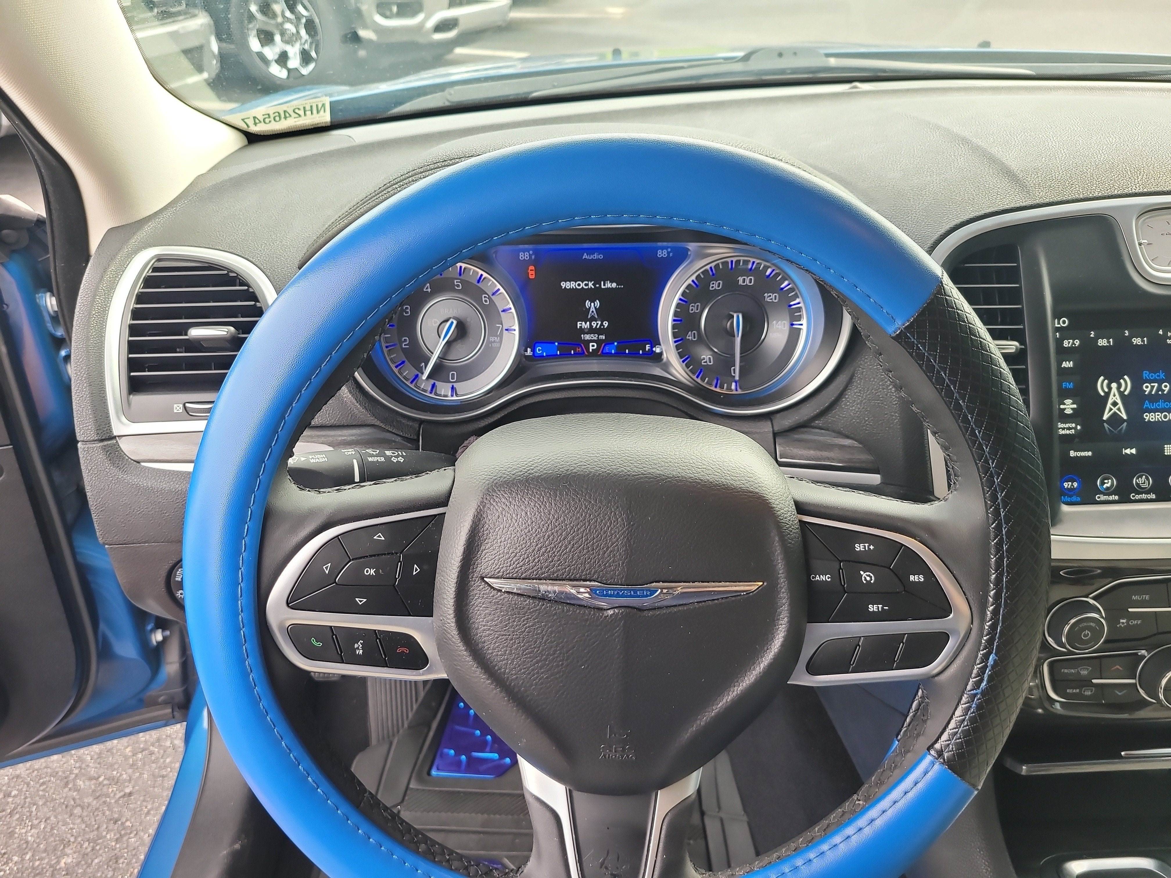 2022 Chrysler 300 Touring L
