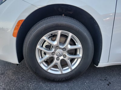 2026 Chrysler Voyager LX