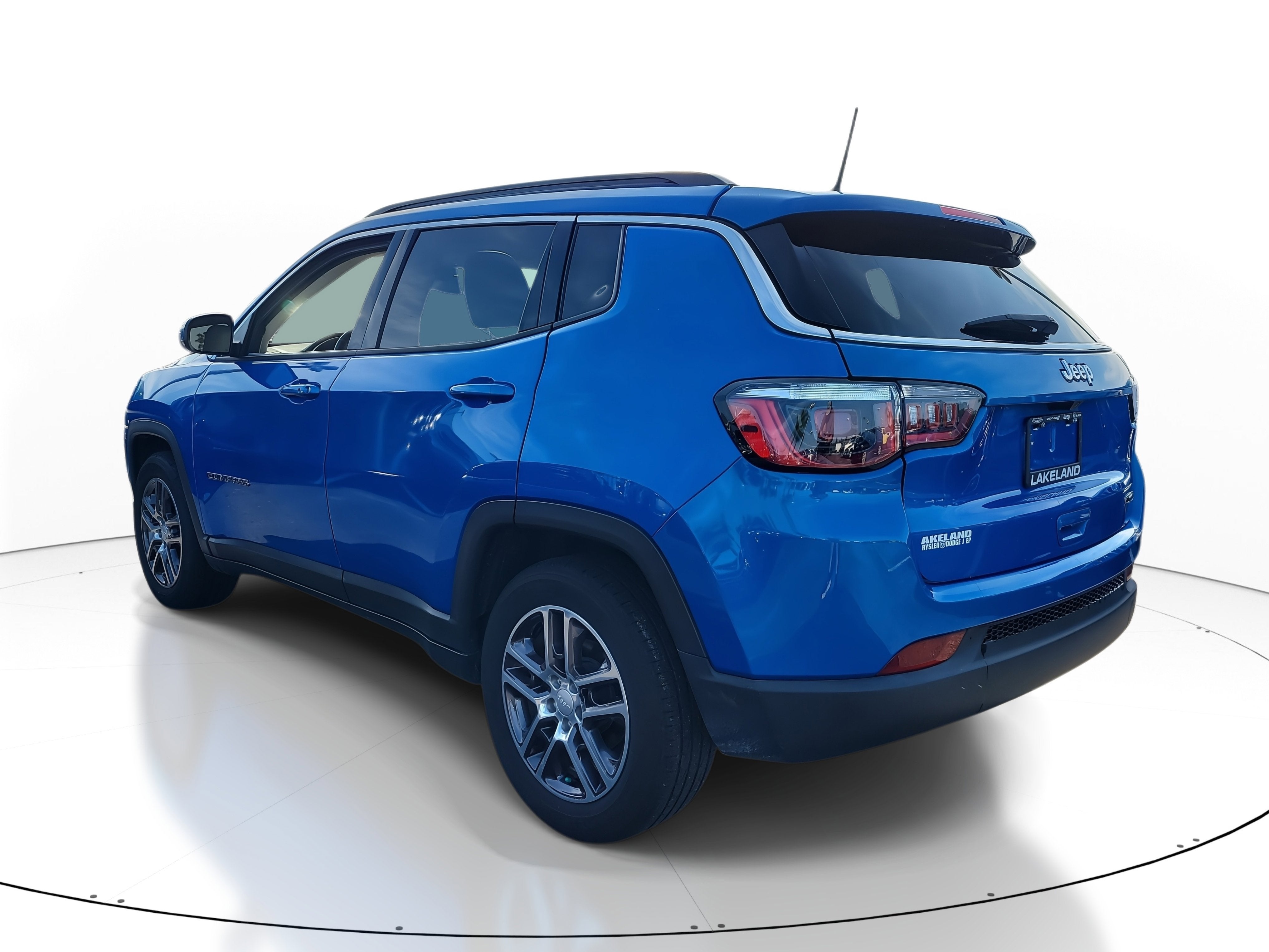 2019 Jeep Compass Latitude with Sun/Wheel Pkg