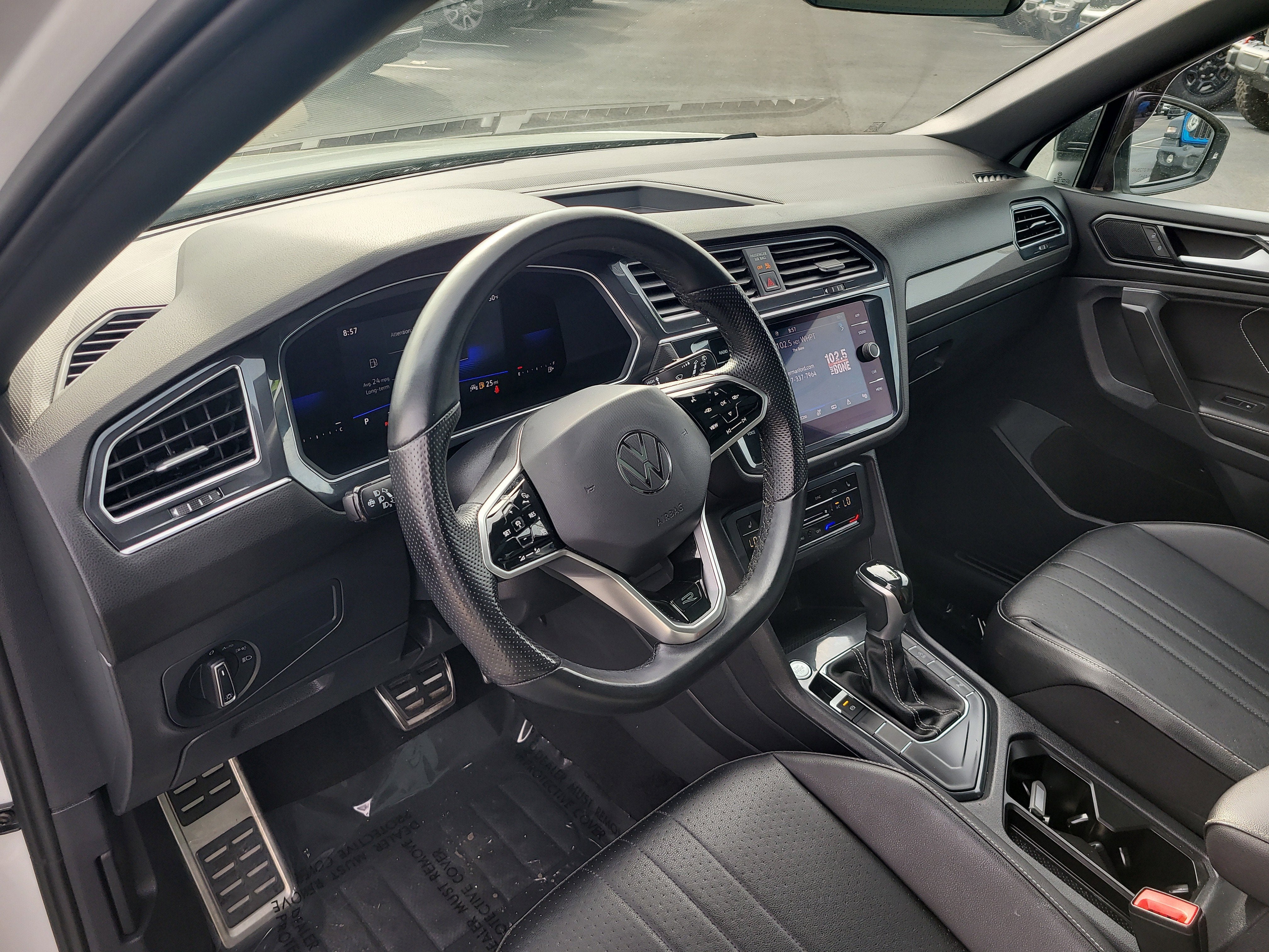 2022 Volkswagen Tiguan SE R-Line Black