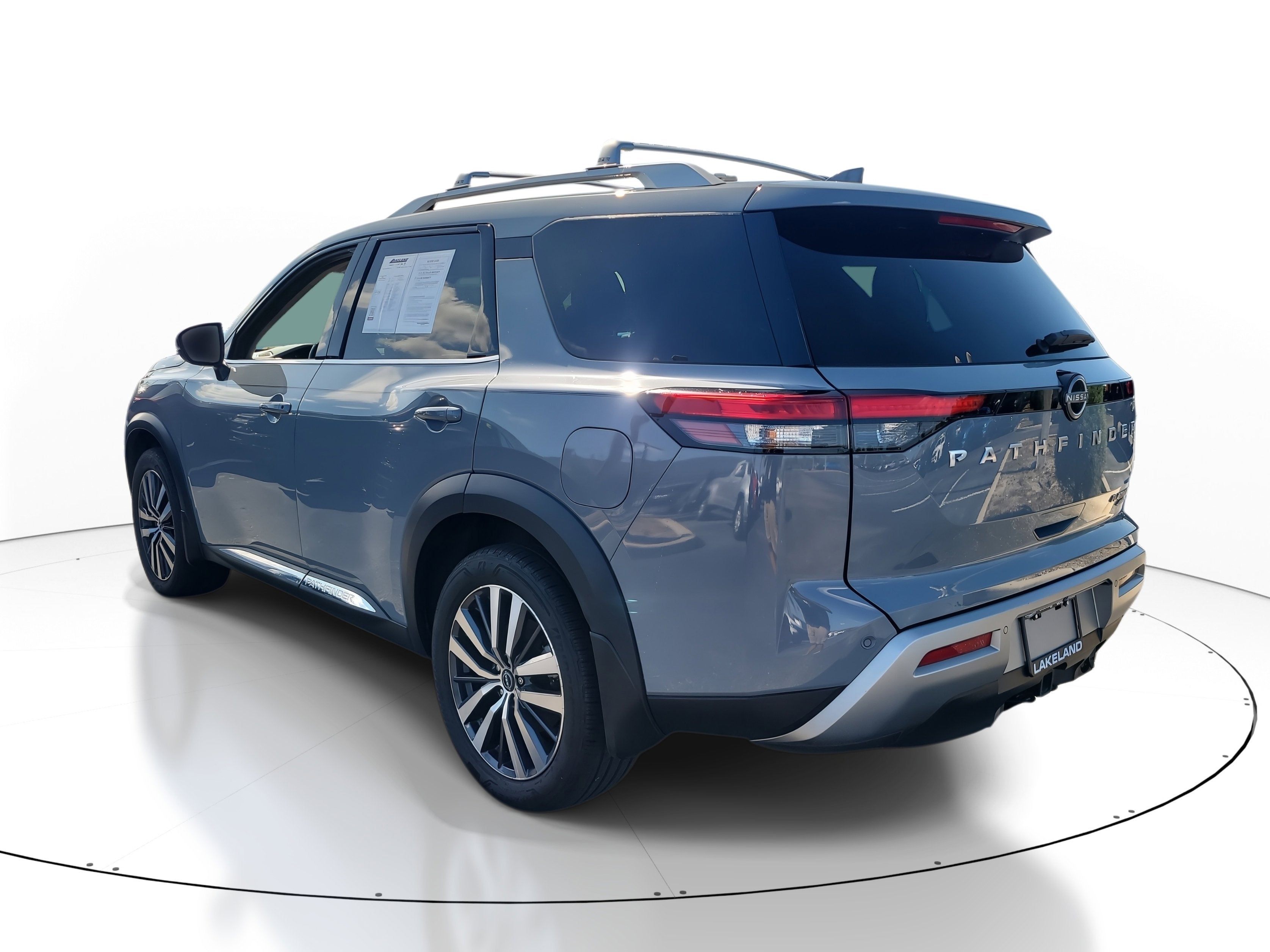 2022 Nissan Pathfinder Platinum