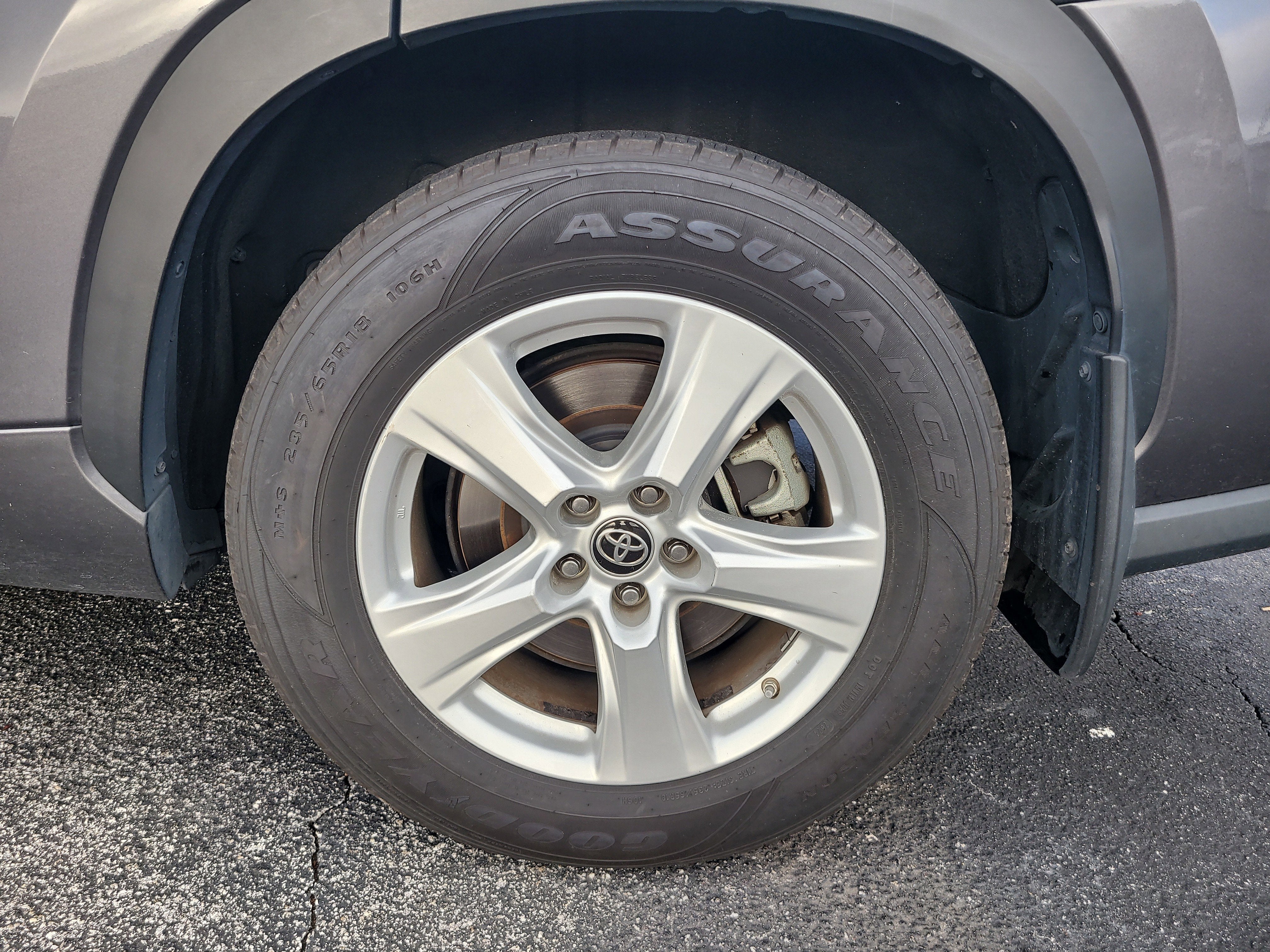 2023 Toyota Highlander LE