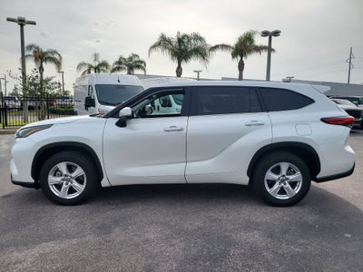 2022 Toyota Highlander LE