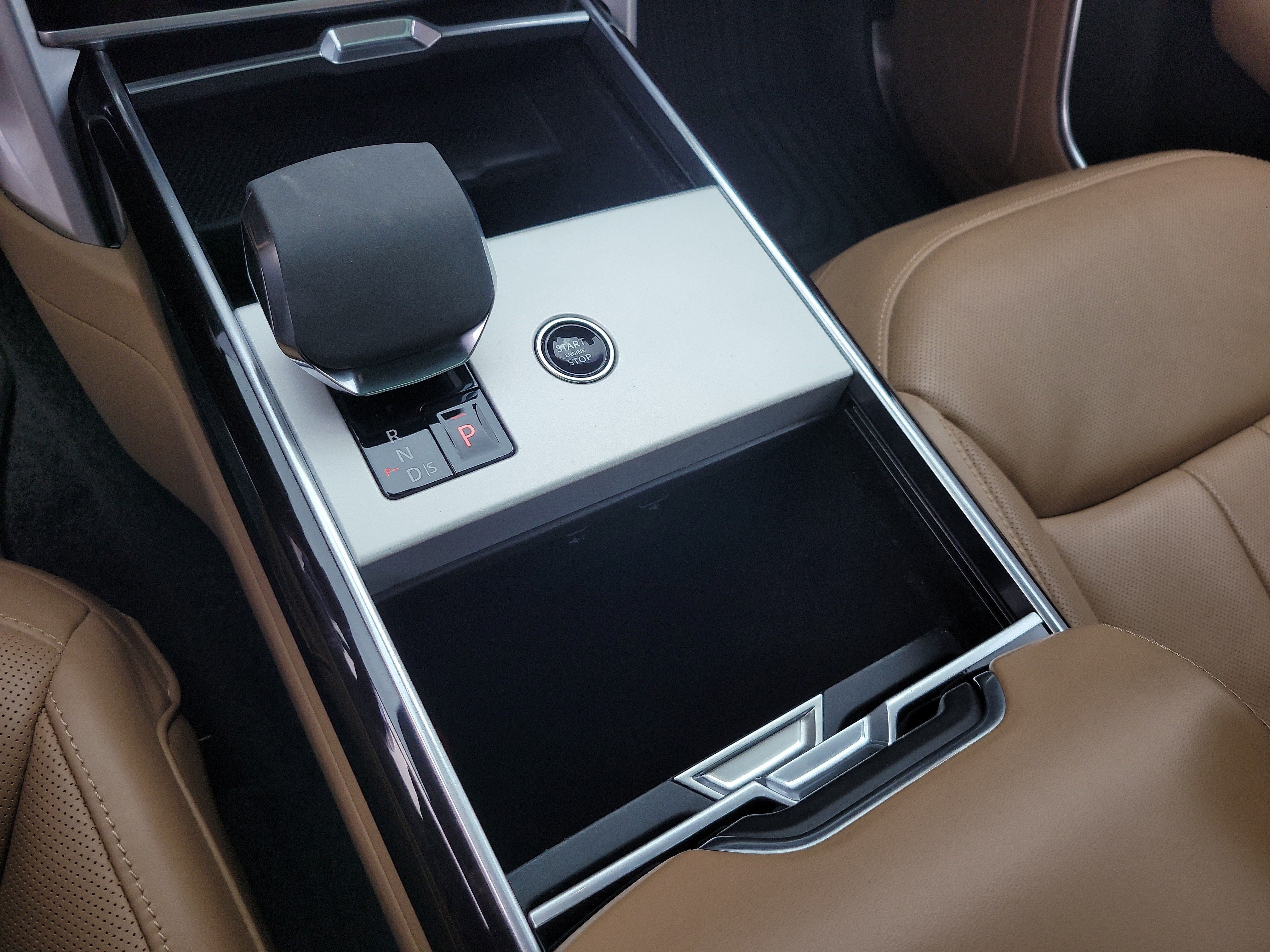 2024 Land Rover Range Rover SE