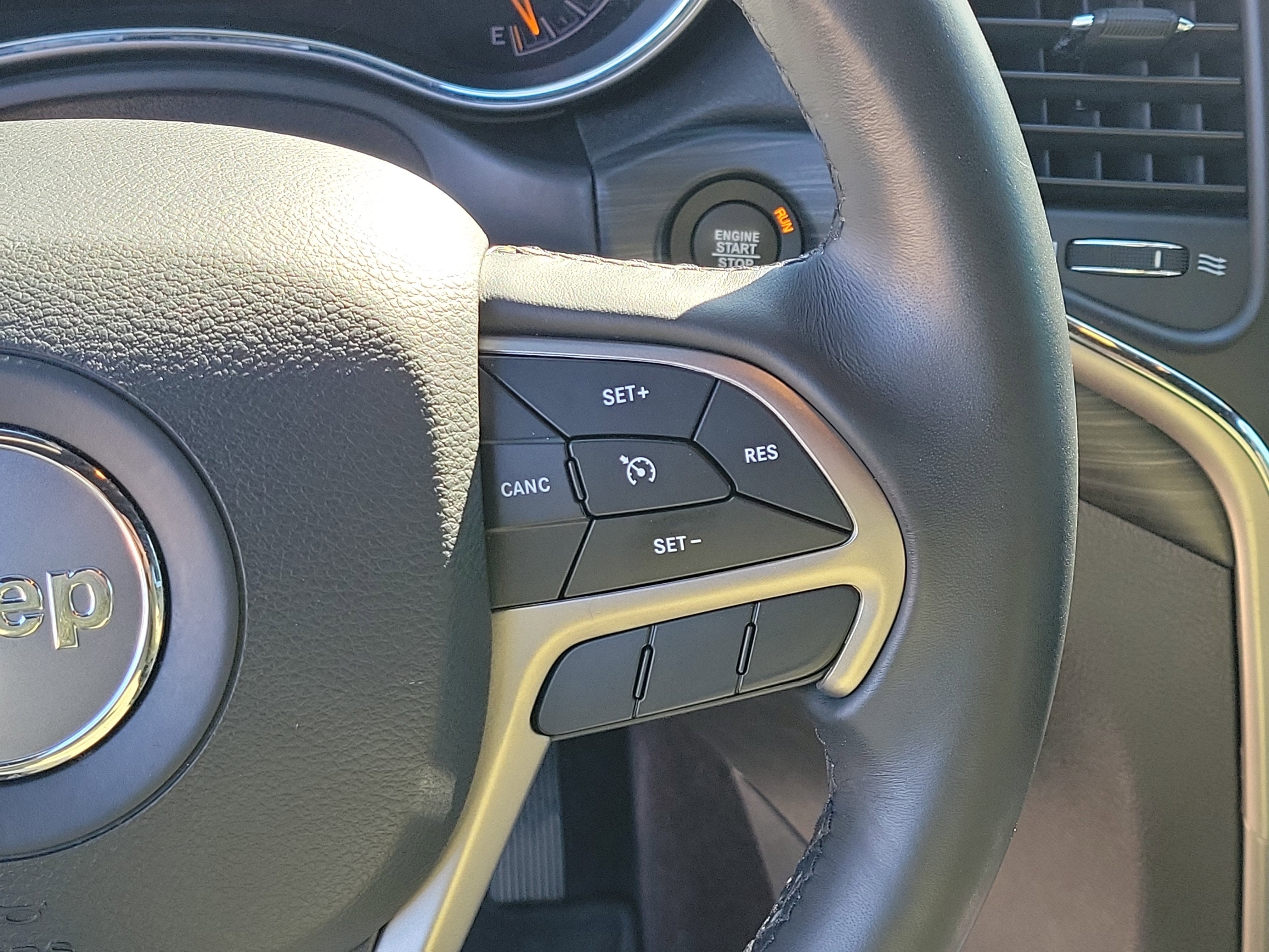 2019 Jeep Grand Cherokee Laredo E