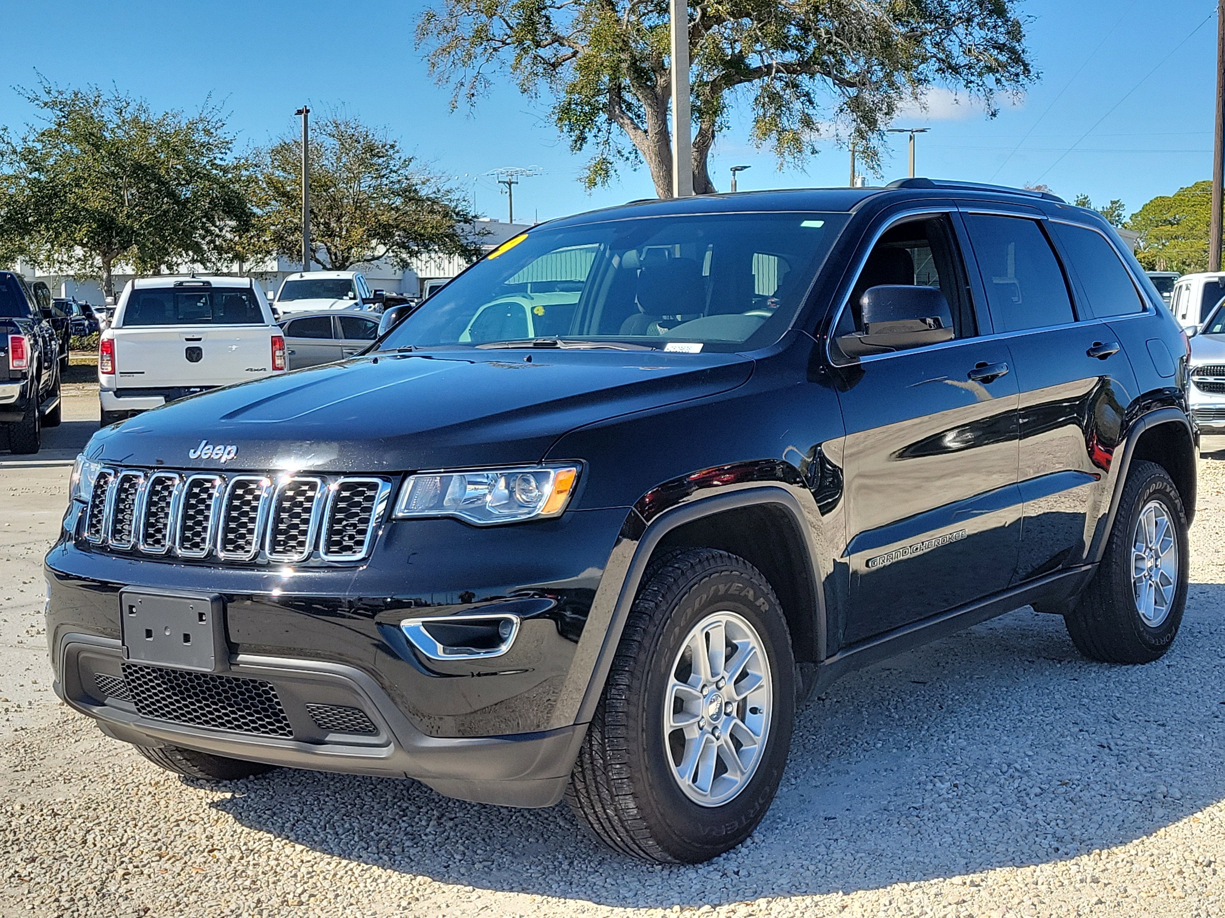 2019 Jeep Grand Cherokee Laredo E
