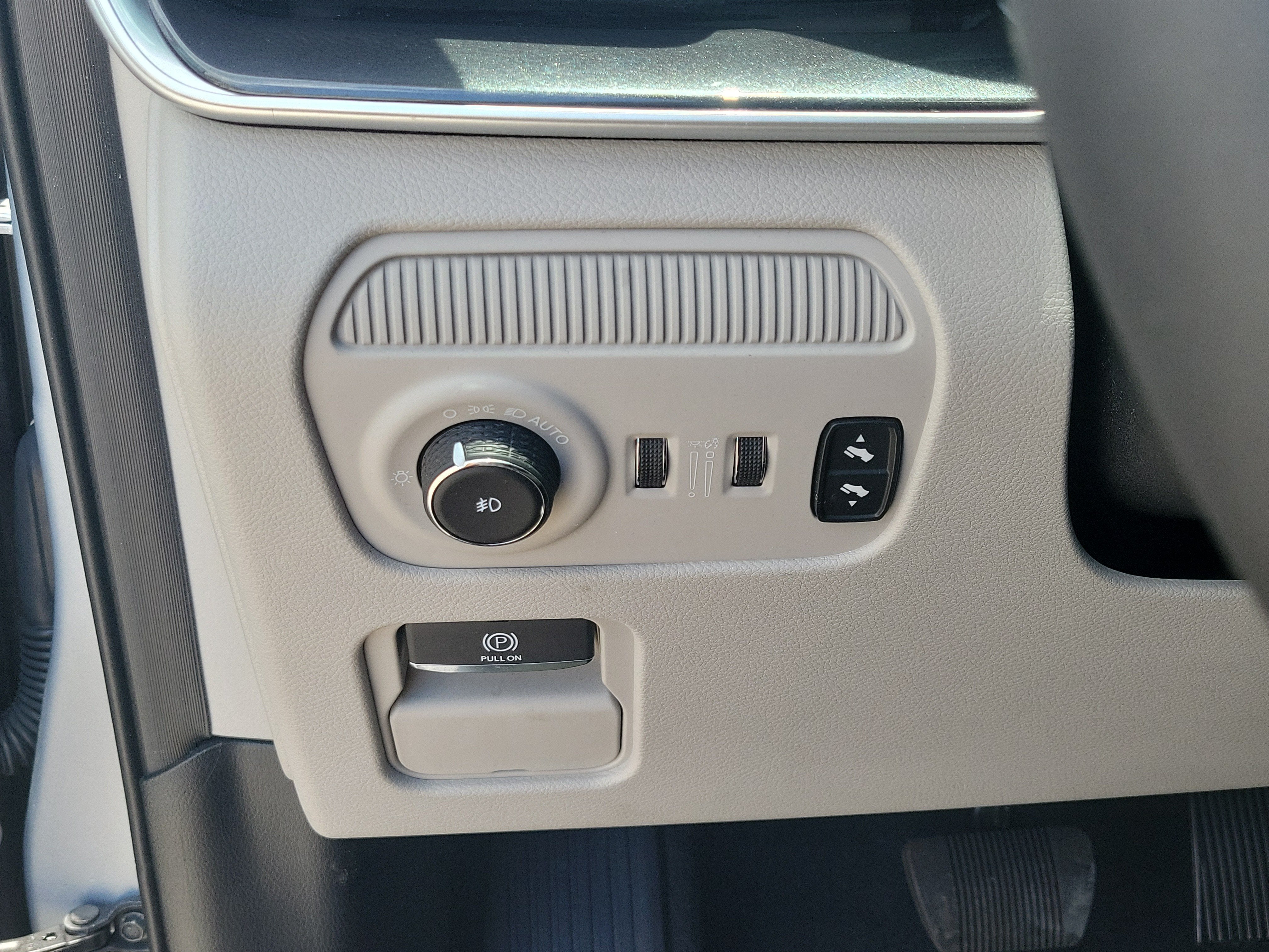 2024 Jeep Wagoneer Base