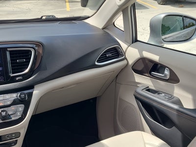 2019 Chrysler Pacifica Touring L Plus